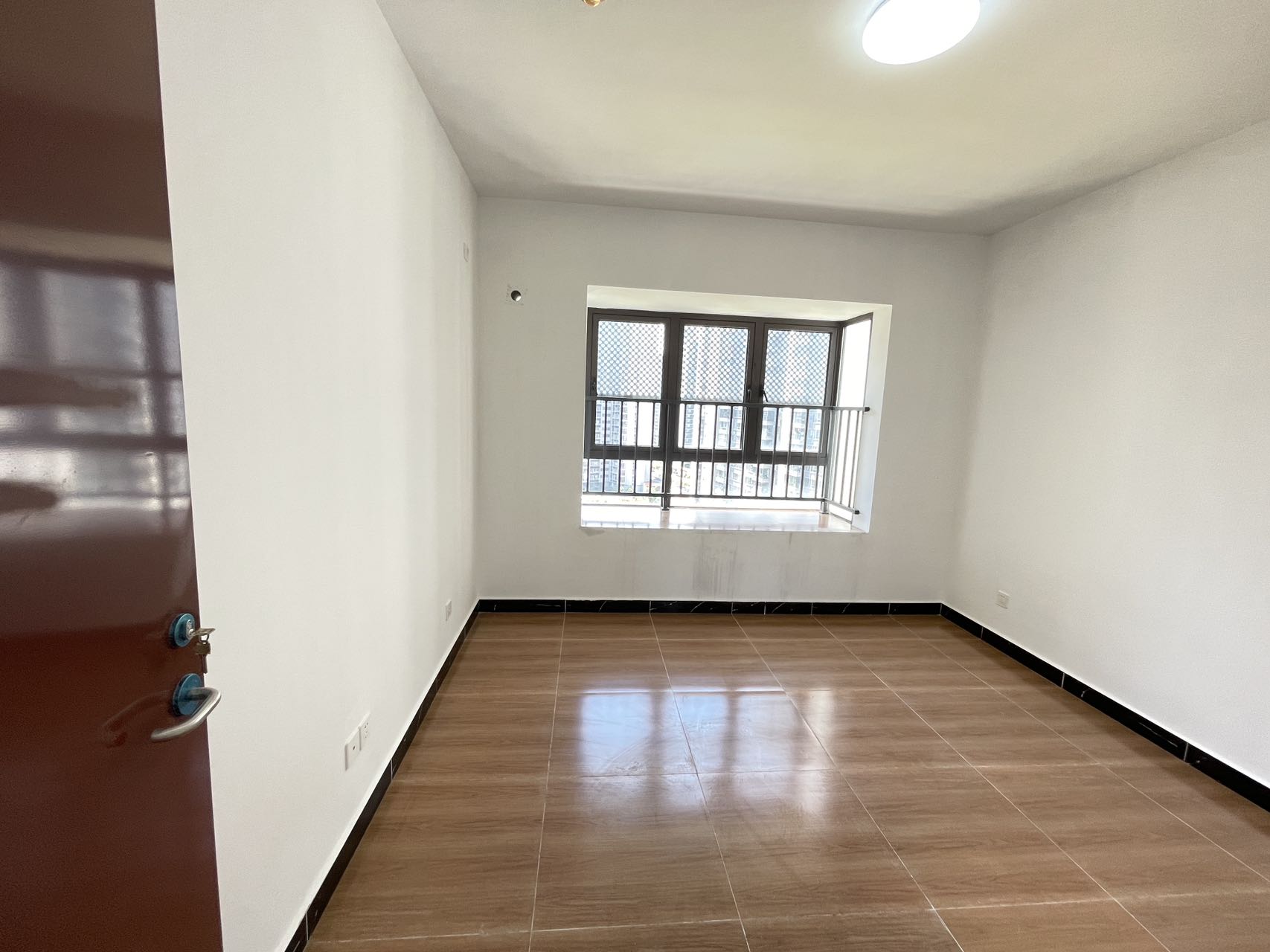 坡博家园三区 4室2厅2卫 176.0万 坡博家园三区 4室2厅2卫 176.0万室内图