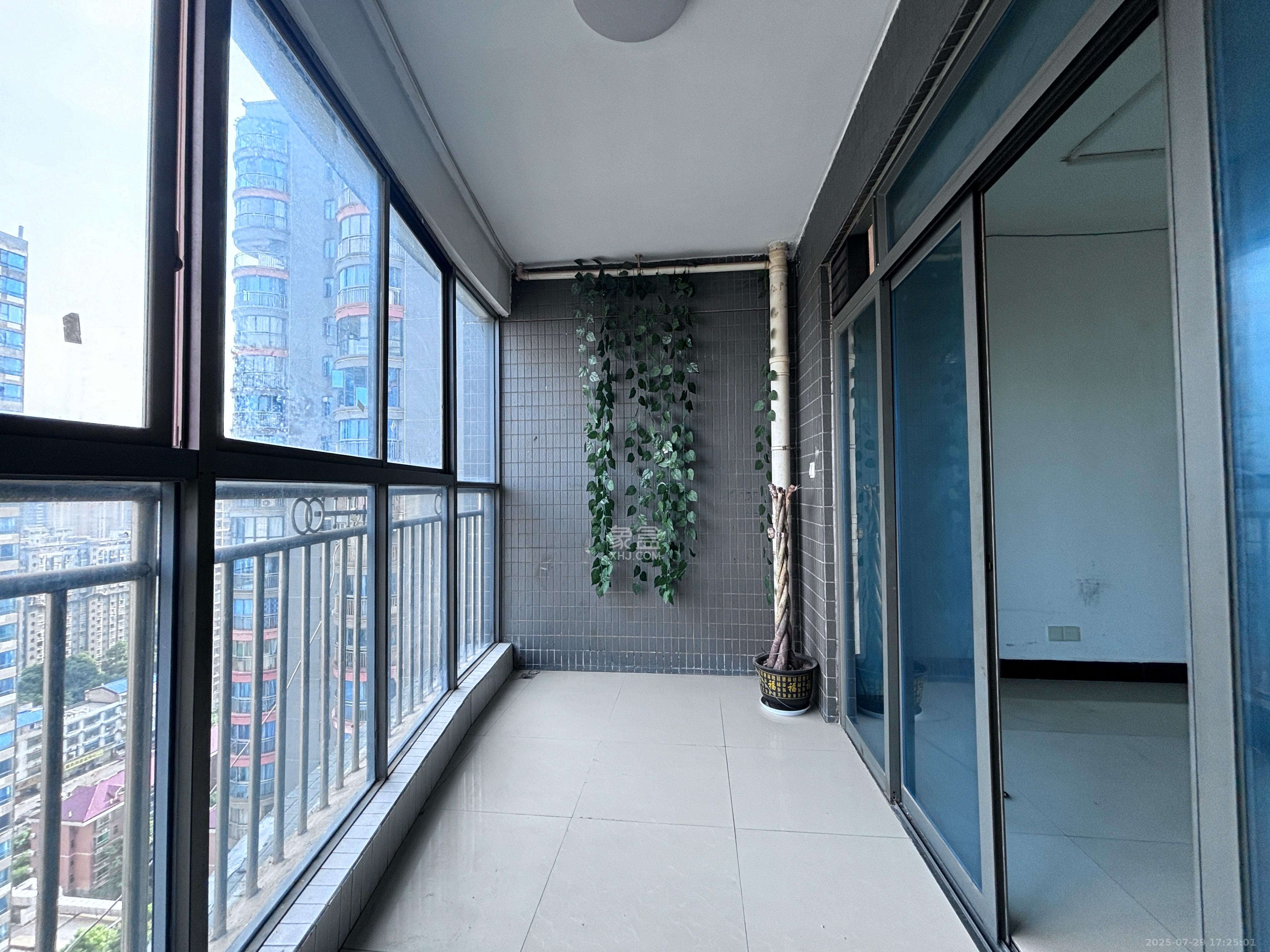 BOBO天下城（CTA财富中心）  3室2厅1卫    3000.0元/月室内图