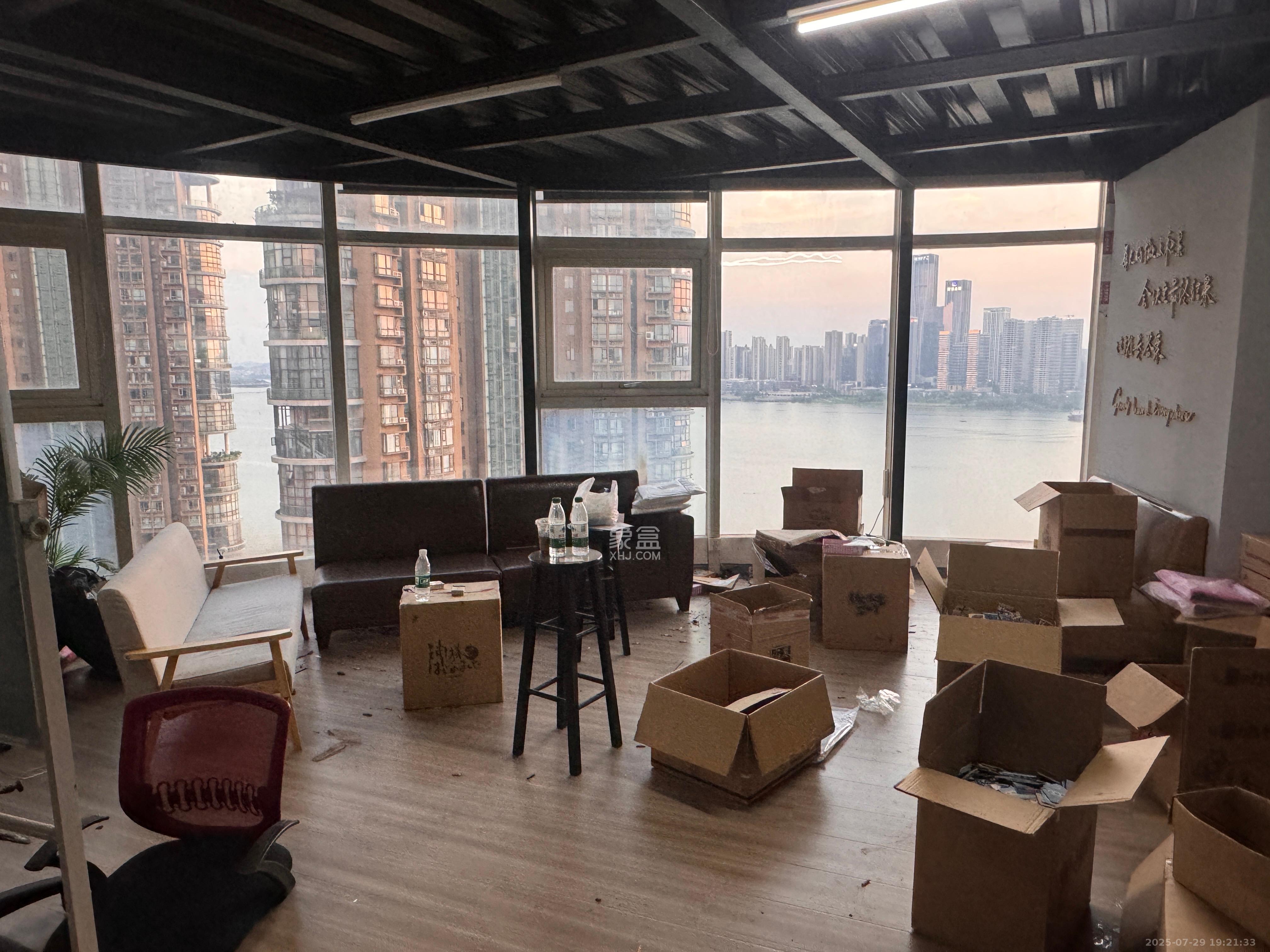 湘江世纪城富湾国际 4室4厅2卫 8200.0元/月 湘江世纪城富湾国际 4室4厅2卫 8200.0元/月室内图