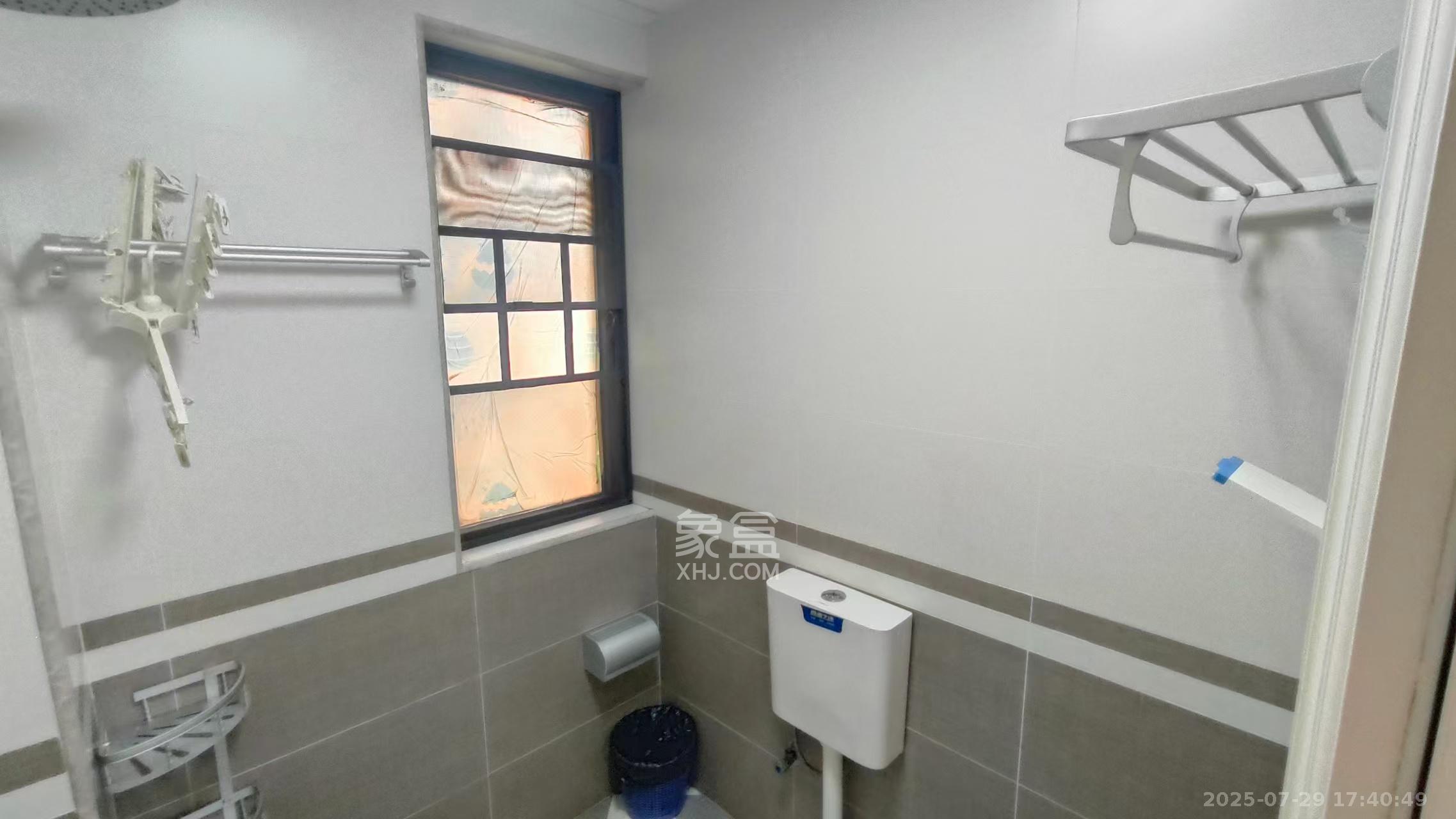 深业睿城 3室2厅2卫 2500.0元/月 深业睿城 3室2厅2卫 2500.0元/月室内图