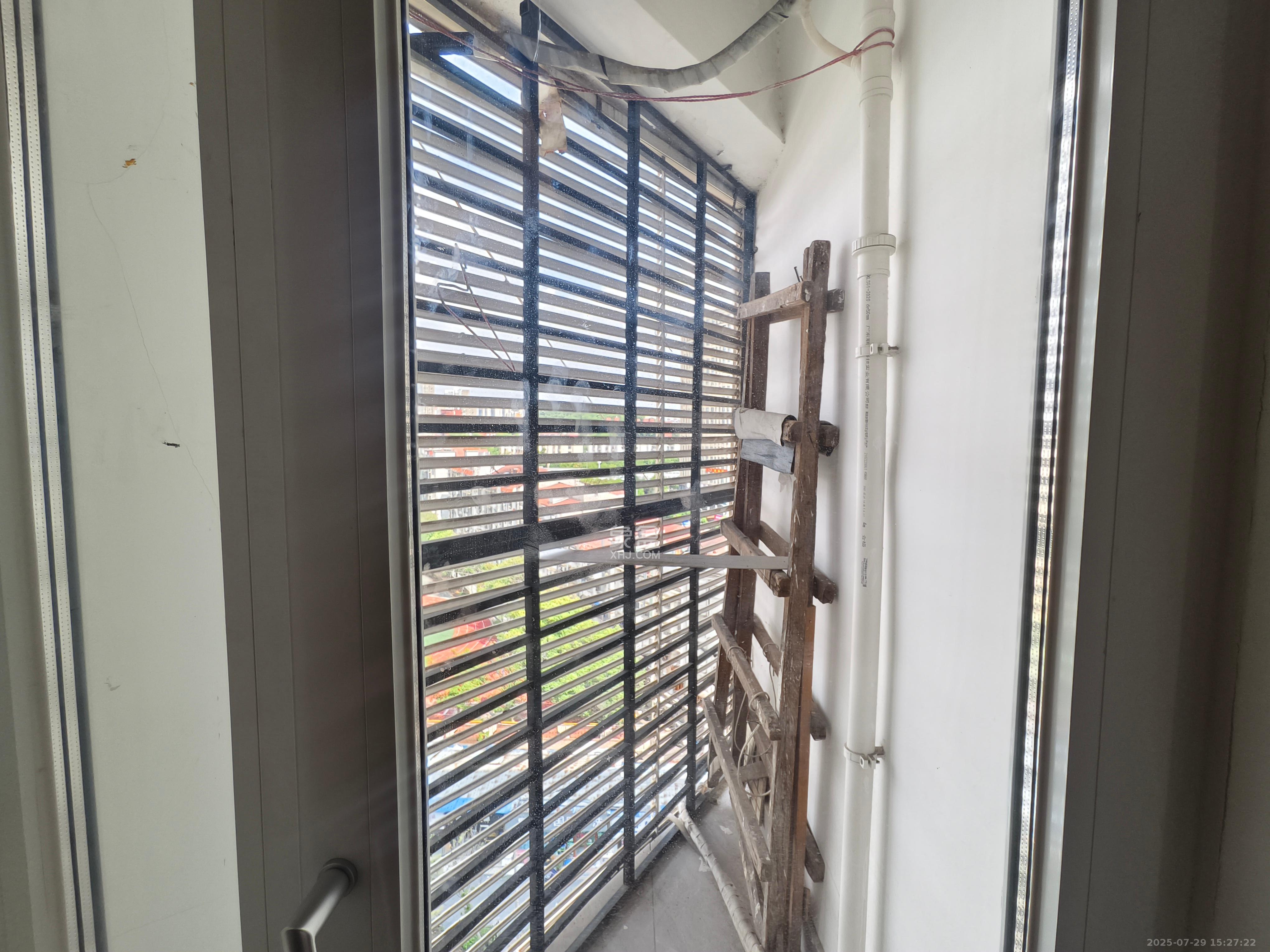 金谷大厦(桐梓坡西路) 3室1厅1卫 2400.0元/月 金谷大厦(桐梓坡西路) 3室1厅1卫 2400.0元/月室内图