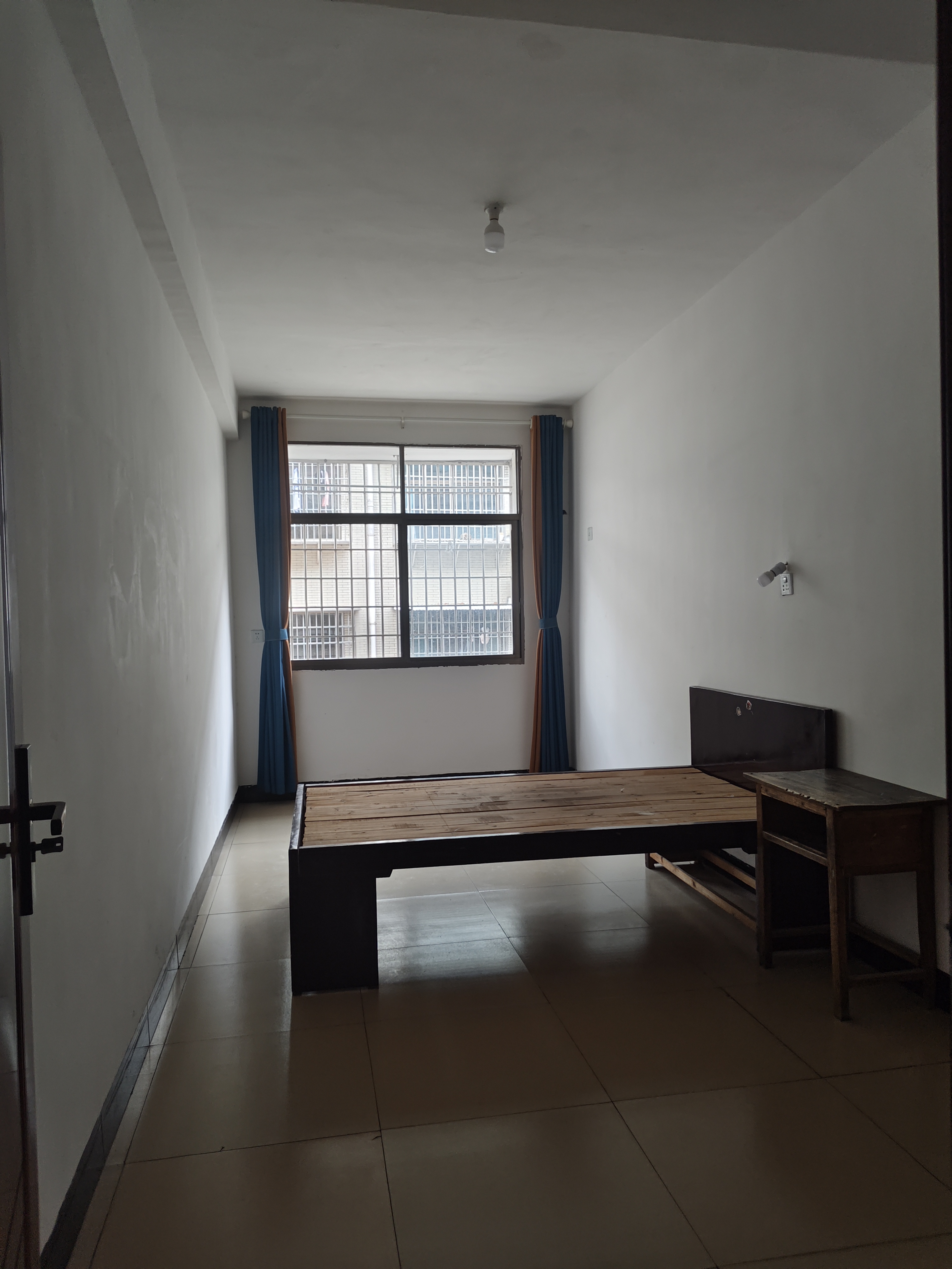 馨园小区 1室0厅0卫 800.0元/月 馨园小区 1室0厅0卫 800.0元/月室内图