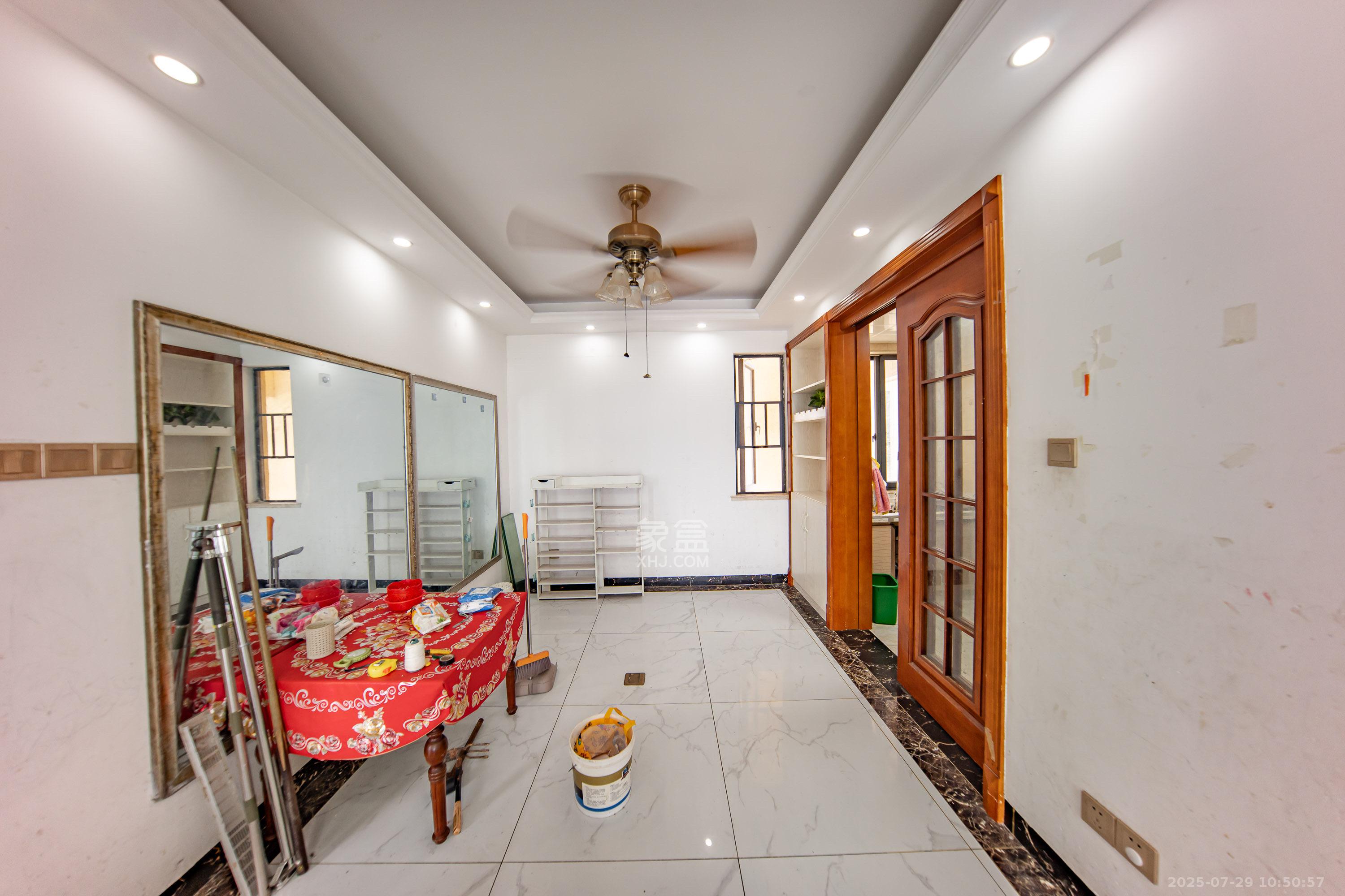 九龙领仕汇  3室1厅1卫    2200.0元/月室内图