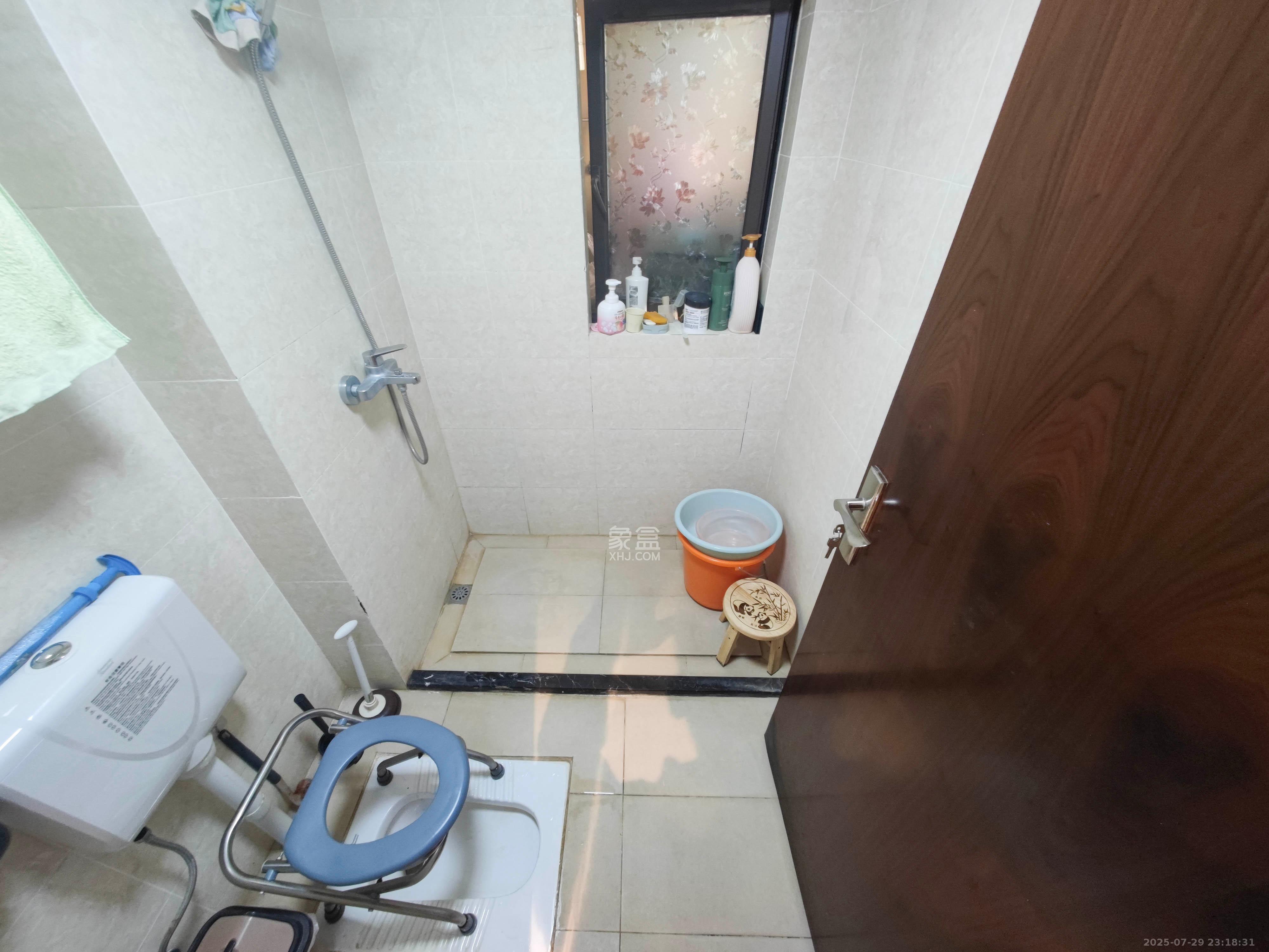 奥园誉景华府 3室2厅2卫 85.0万 奥园誉景华府 3室2厅2卫 85.0万卫生间