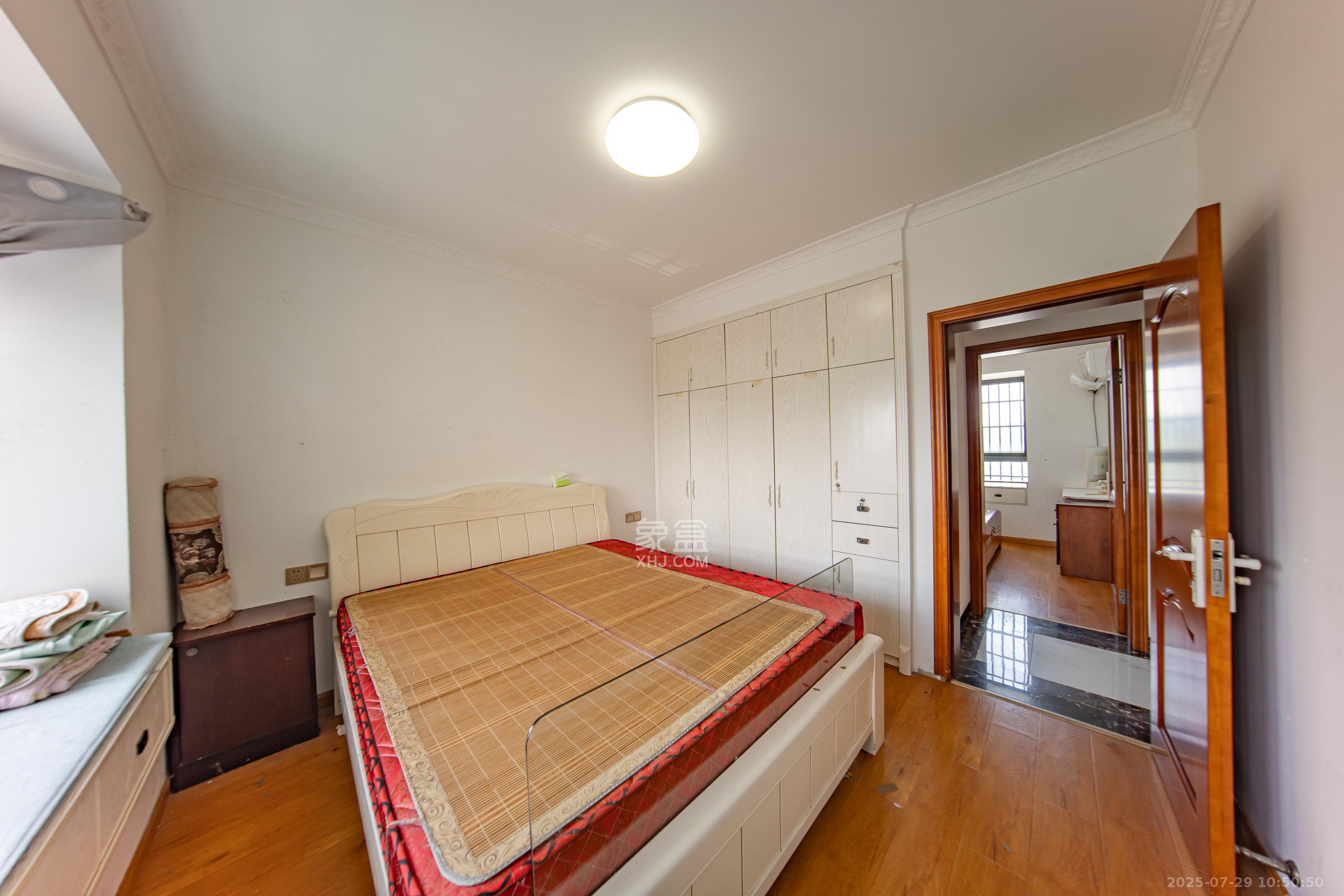 九龙领仕汇  3室1厅1卫    2200.0元/月室内图