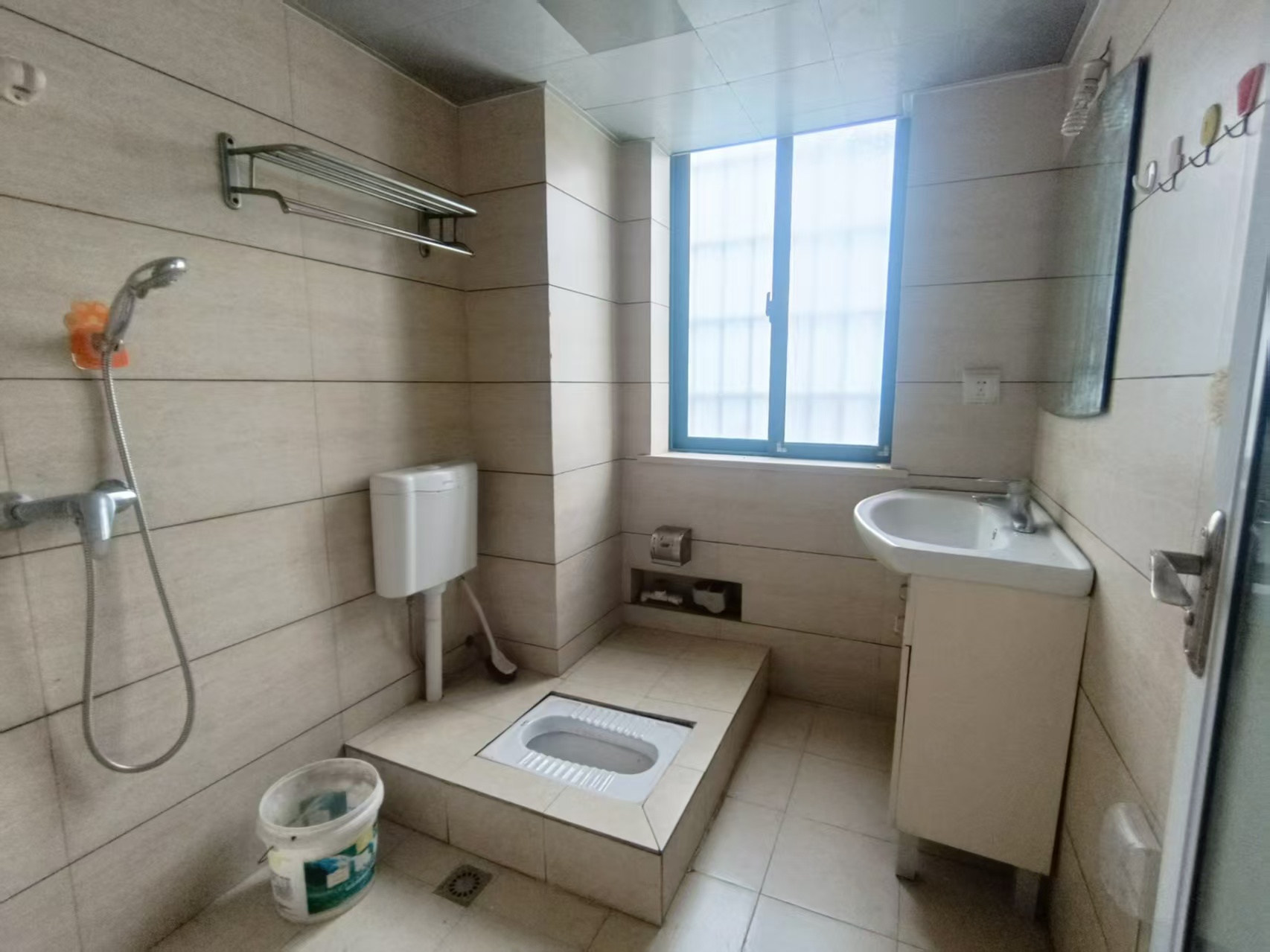 桃花里  2室2厅1卫    1280.0元/月 桃花里  2室2厅1卫    1280.0元/月室内图