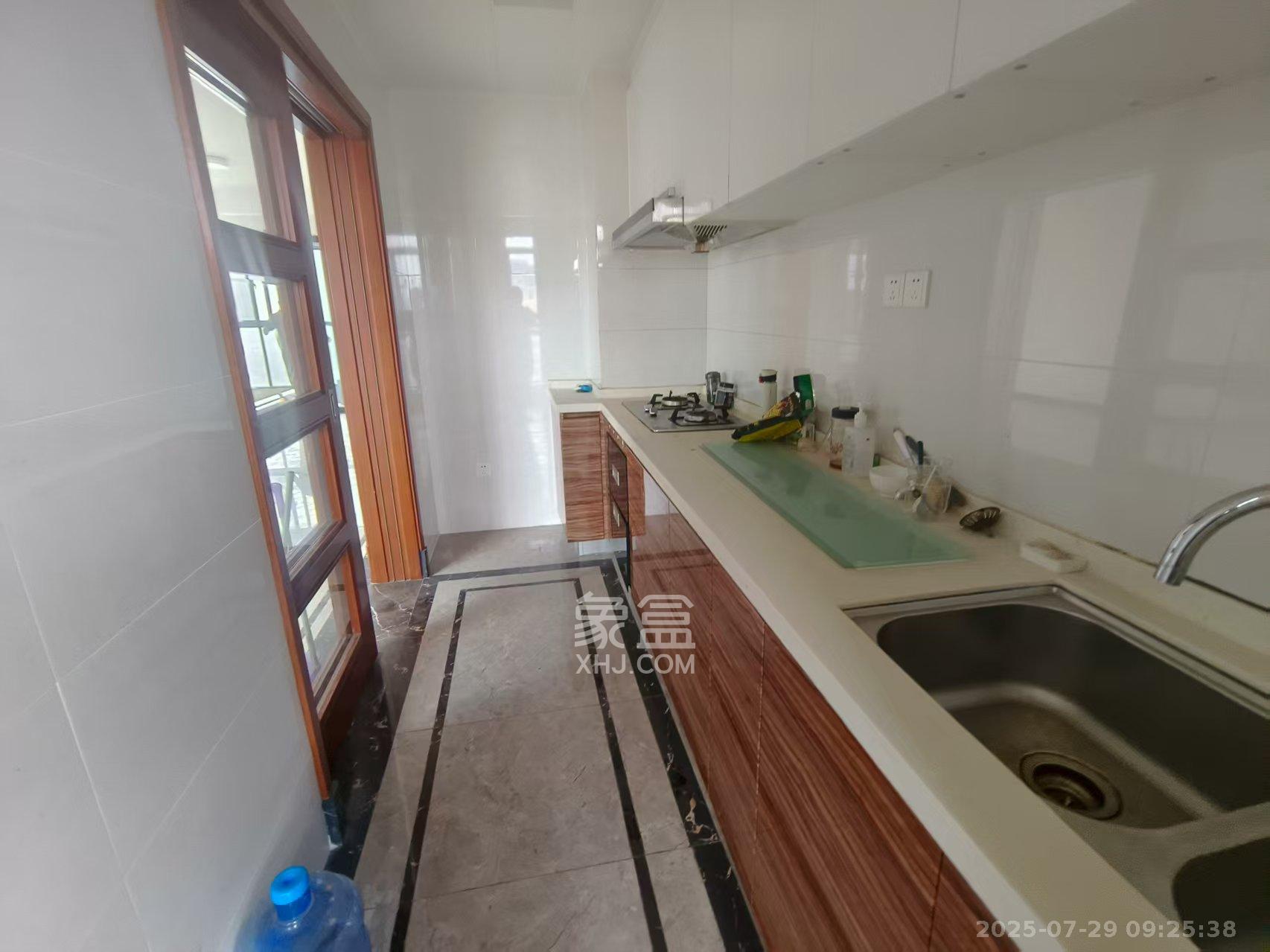 中海国际五期 4室2厅2卫 2300.0元/月 中海国际五期 4室2厅2卫 2300.0元/月室内图