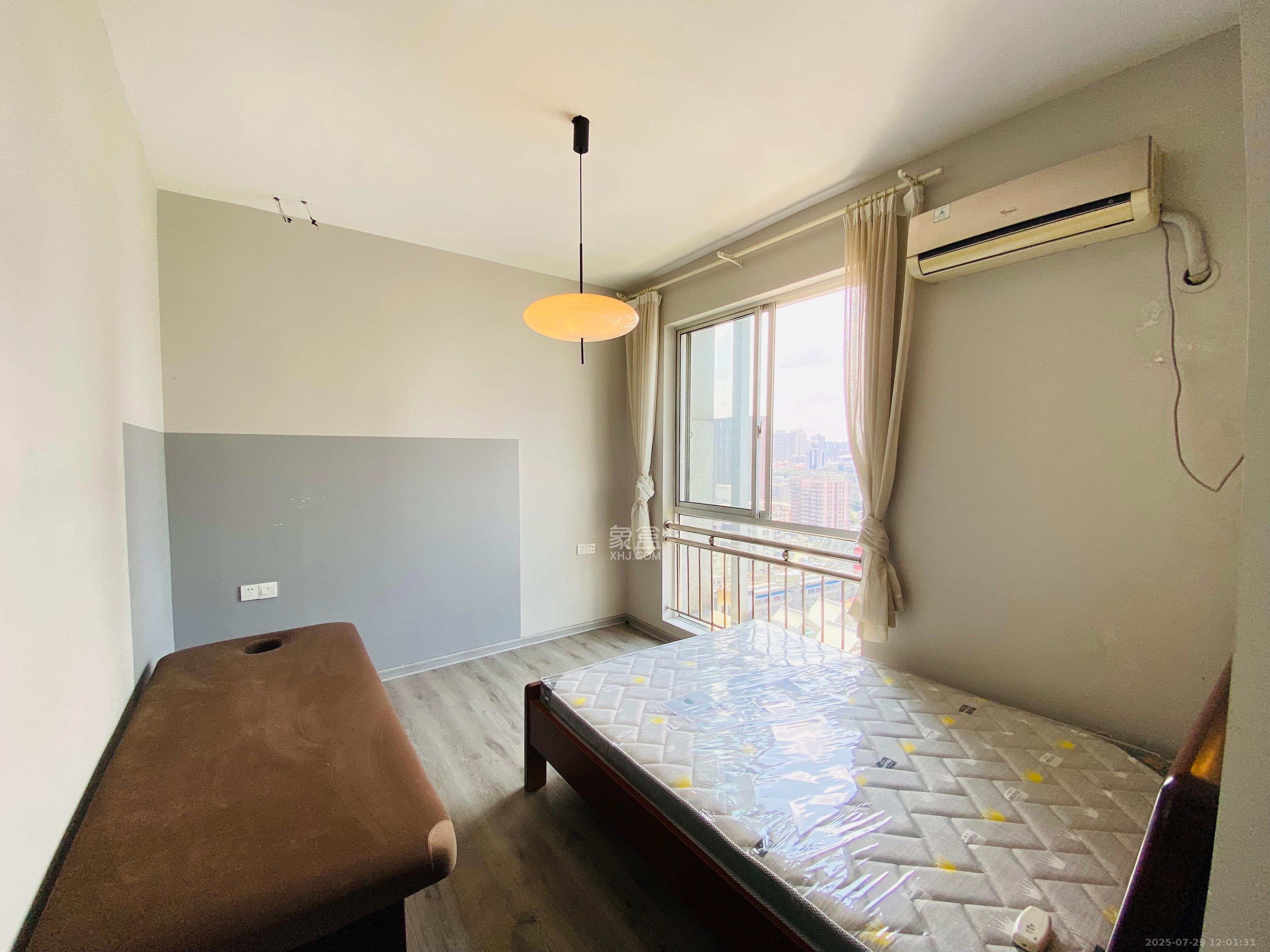 君临国际 2室1厅1卫 2600.0元/月 君临国际 2室1厅1卫 2600.0元/月室内图