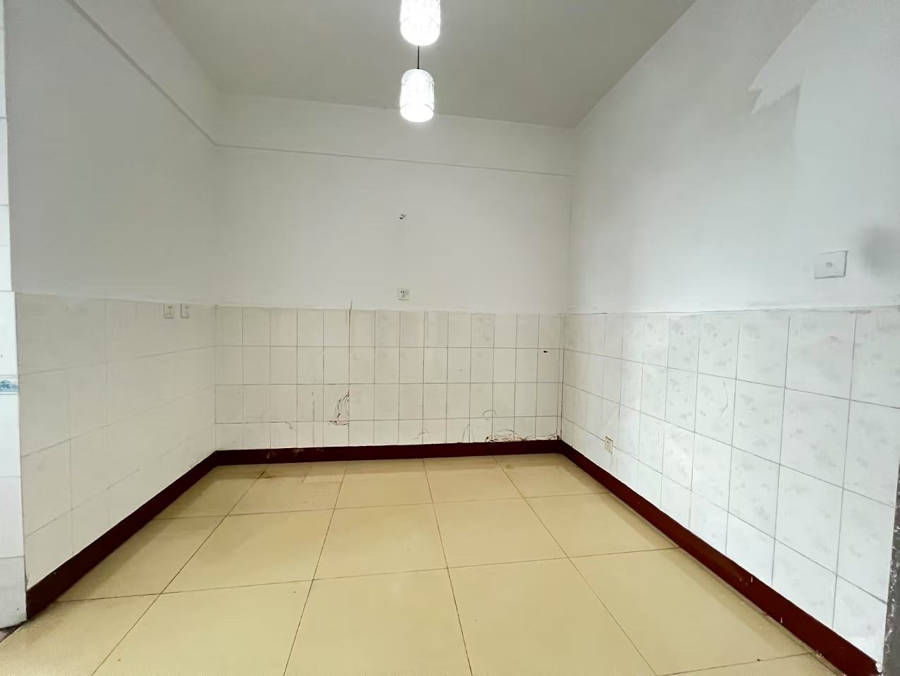 气象局宿舍(海府路60号)  3室2厅1卫    135.0万 气象局宿舍(海府路60号)  3室2厅1卫    135.0万客厅