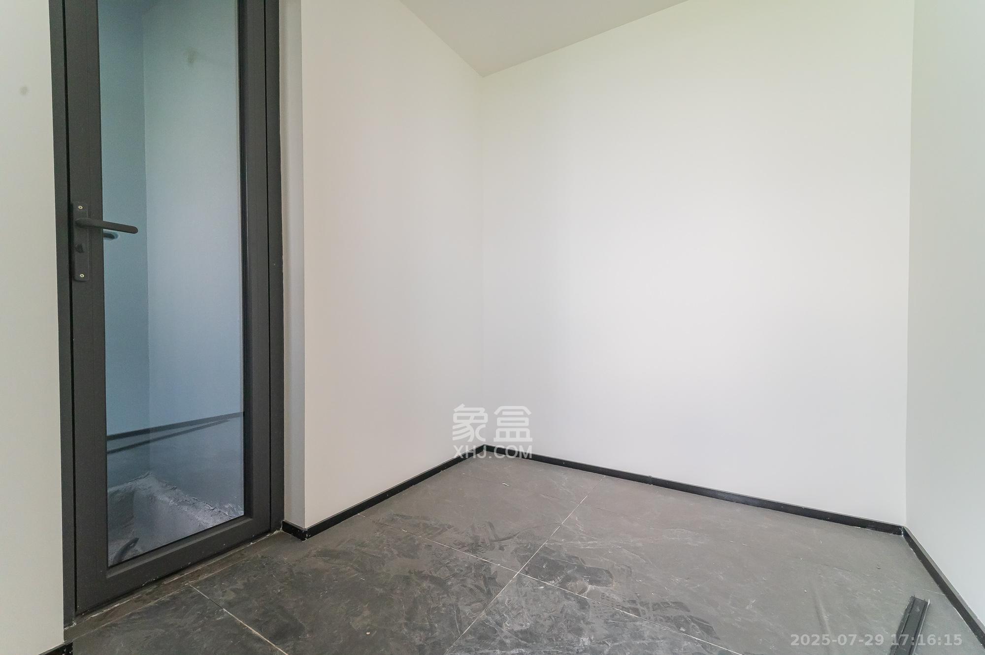 万科松湖天地  4室2厅3卫    395.0万 万科松湖天地  4室2厅3卫    395.0万其他