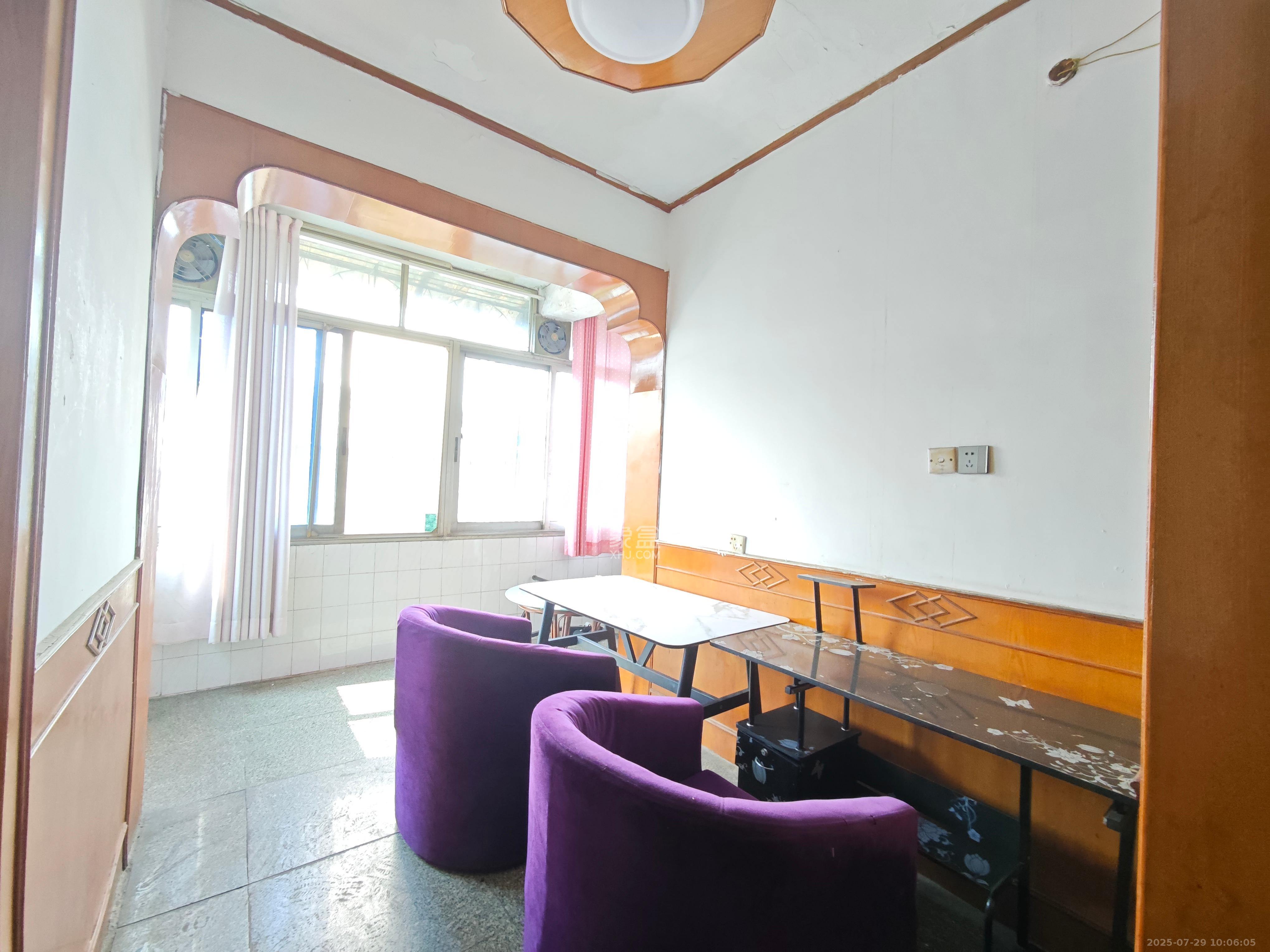 三印宿舍  2室1厅1卫    1300.0元/月室内图