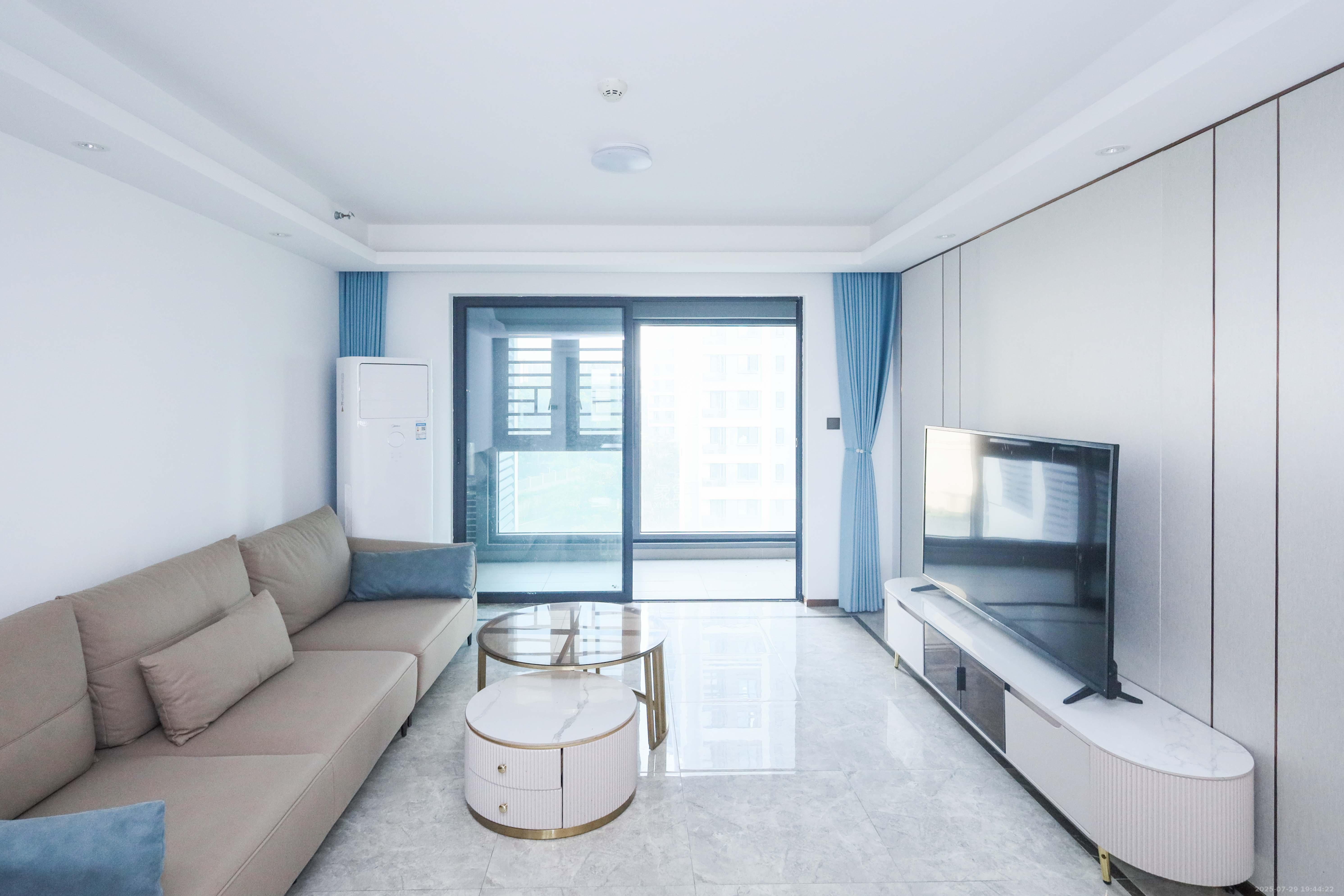 梅溪悦章 4室2厅2卫 170.0万 梅溪悦章 4室2厅2卫 170.0万客厅