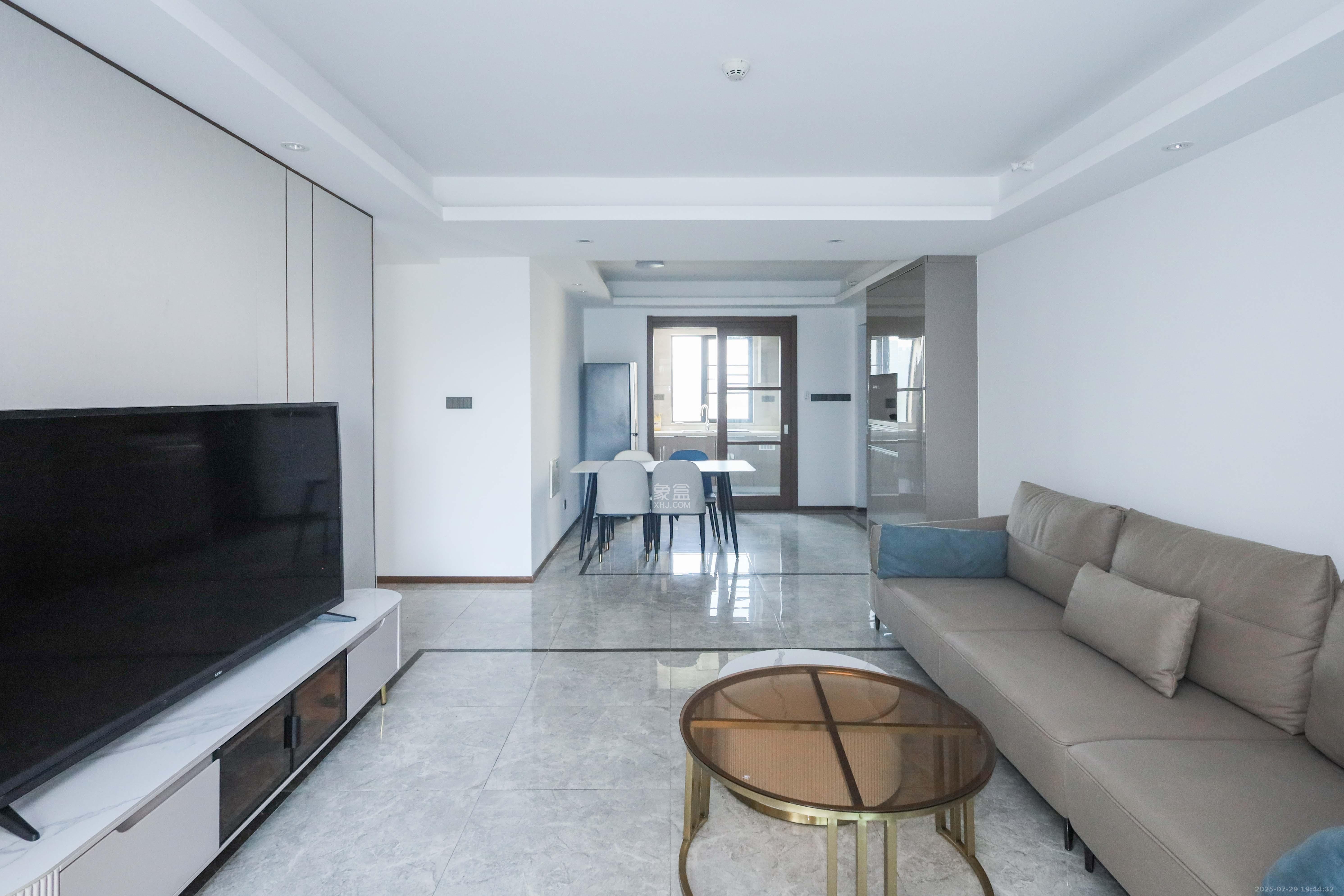 梅溪悦章 4室2厅2卫 170.0万 梅溪悦章 4室2厅2卫 170.0万客厅