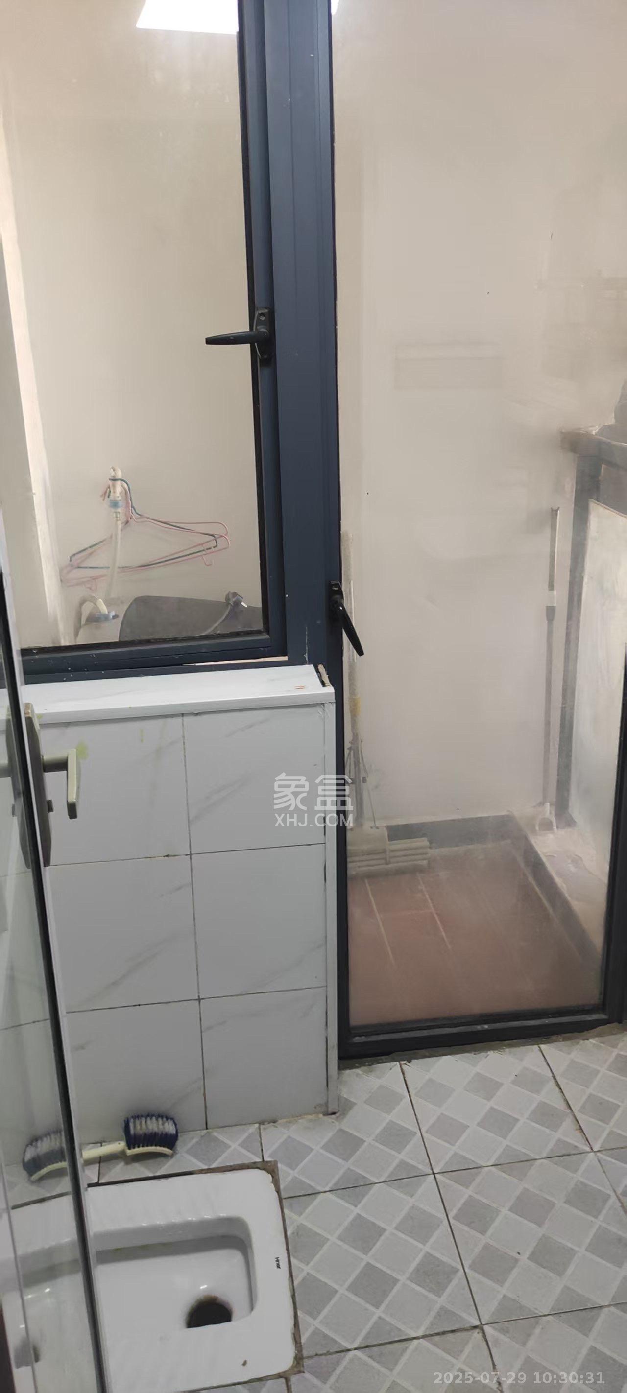 勤诚达新界  2室1厅1卫   1500.00元/月室内图