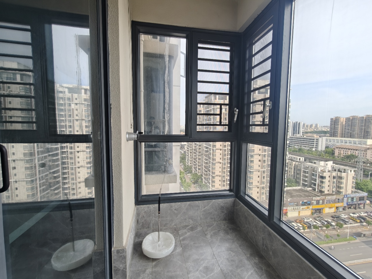 中新花园(南海大道) 2室2厅1卫 2500.0元/月 中新花园(南海大道) 2室2厅1卫 2500.0元/月室内图