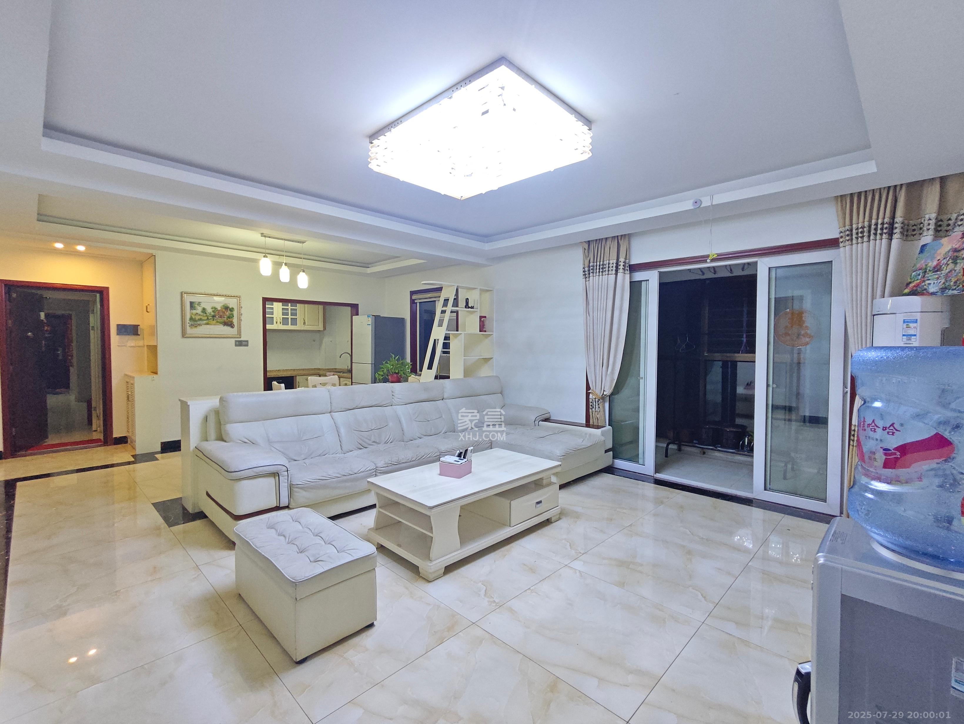 米兰春天 3室2厅1卫 2100.0元/月 米兰春天 3室2厅1卫 2100.0元/月室内图