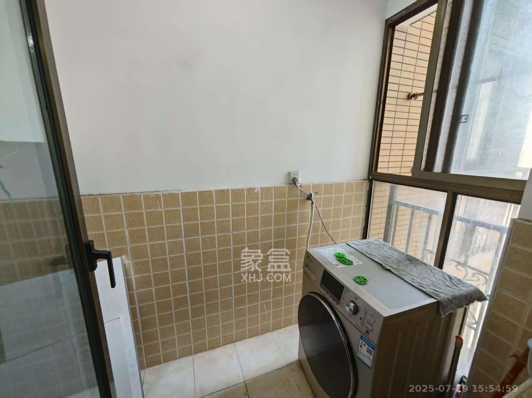 江山帝景哈佛  3室2厅2卫   2200.00元/月室内图