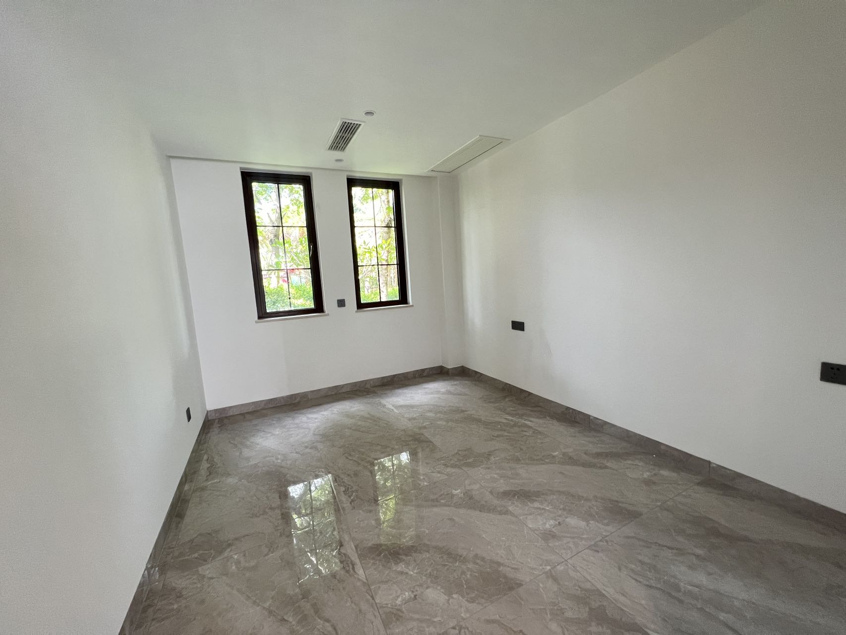 南光西海湾 5室2厅2卫 15000.0元/月 南光西海湾 5室2厅2卫 15000.0元/月室内图