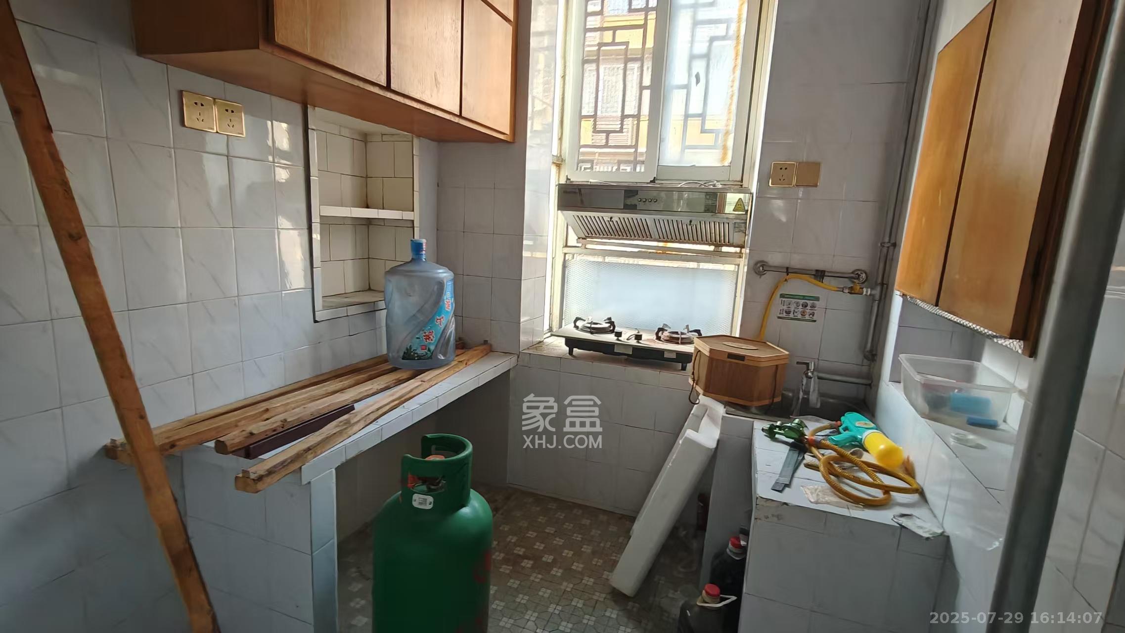 文艺路散盘  2室1厅1卫    2200.0元/月 文艺路散盘  2室1厅1卫    2200.0元/月室内图