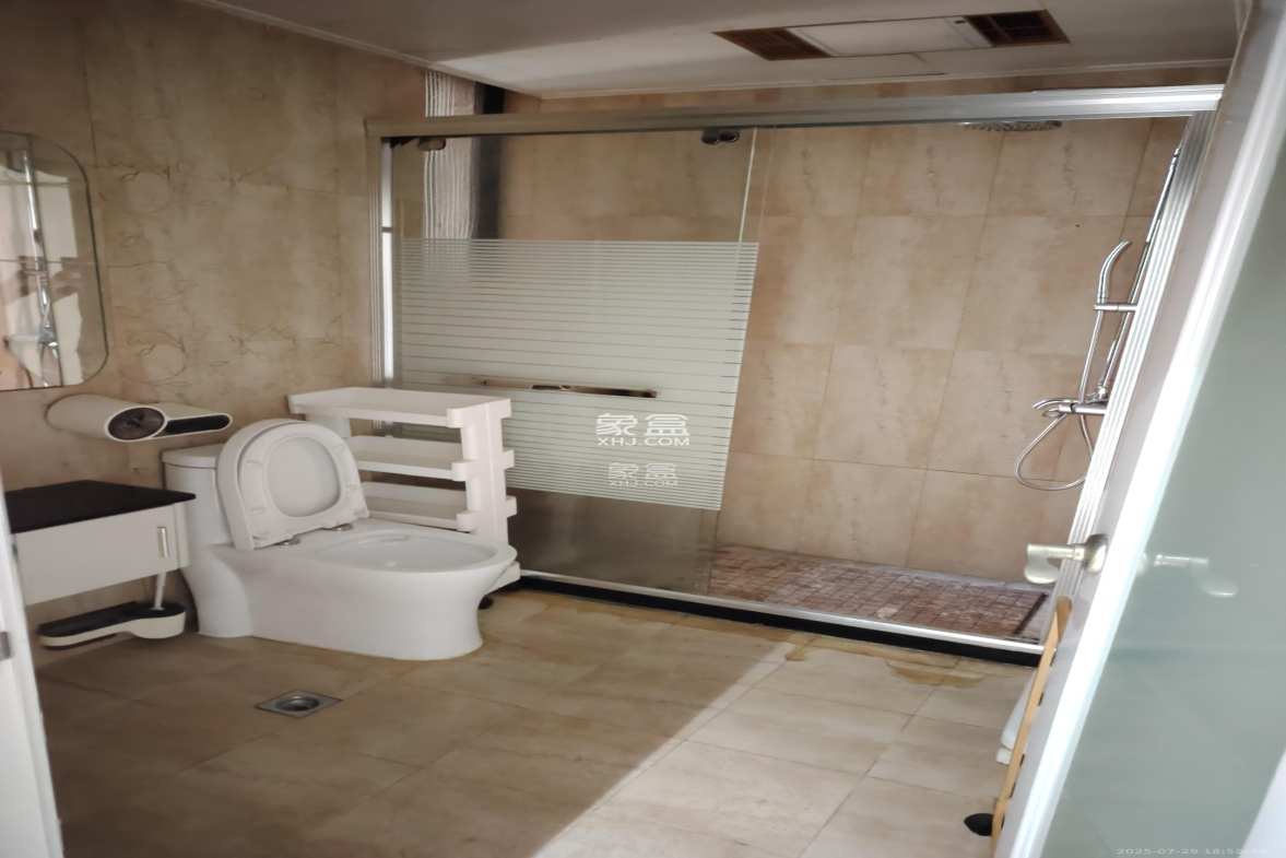 世嘉国际华城  3室2厅2卫    3600.0元/月 世嘉国际华城  3室2厅2卫    3600.0元/月室内图