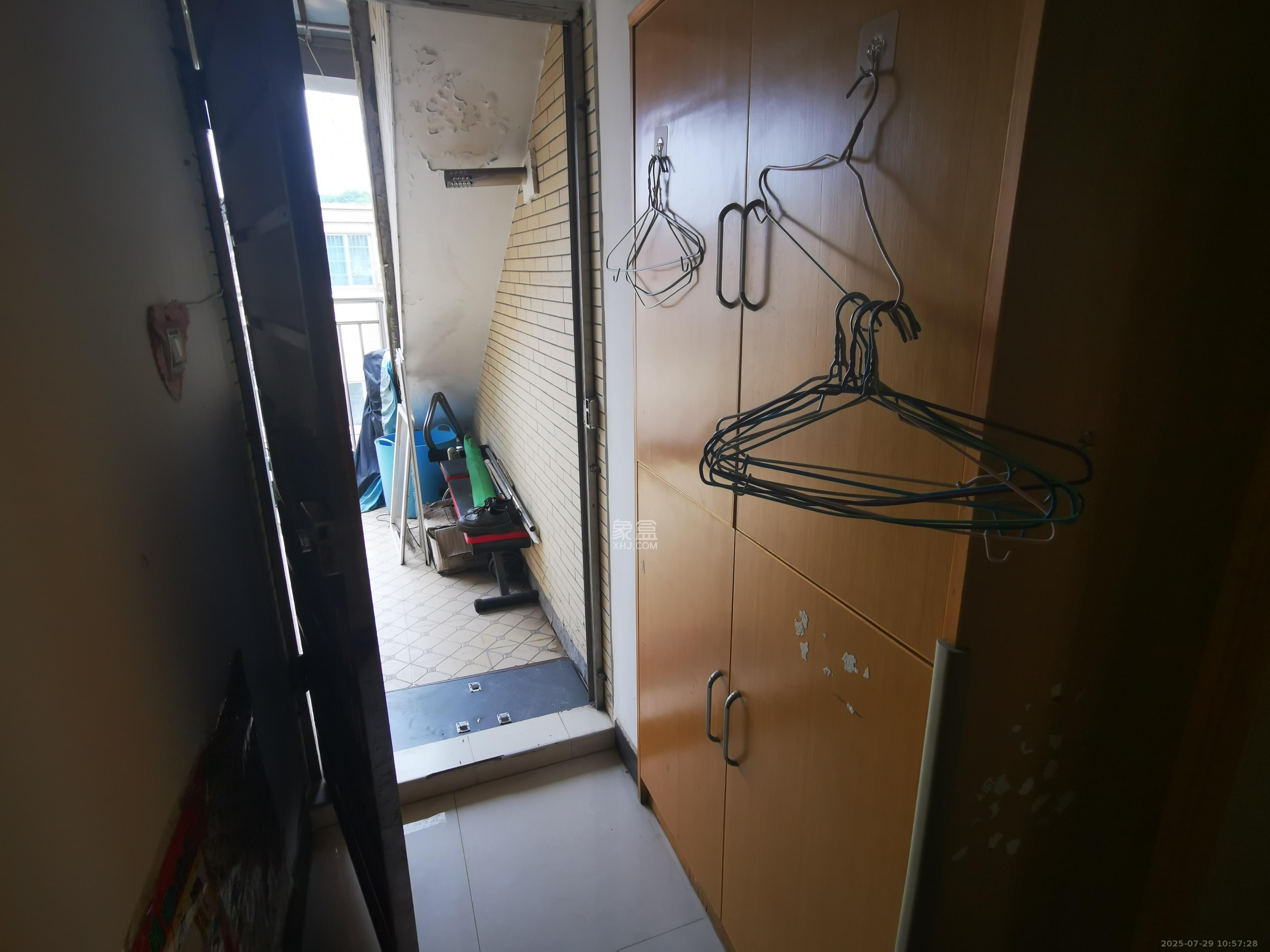 鄱阳小区 2室2厅1卫 1000.0元/月 鄱阳小区 2室2厅1卫 1000.0元/月室内图