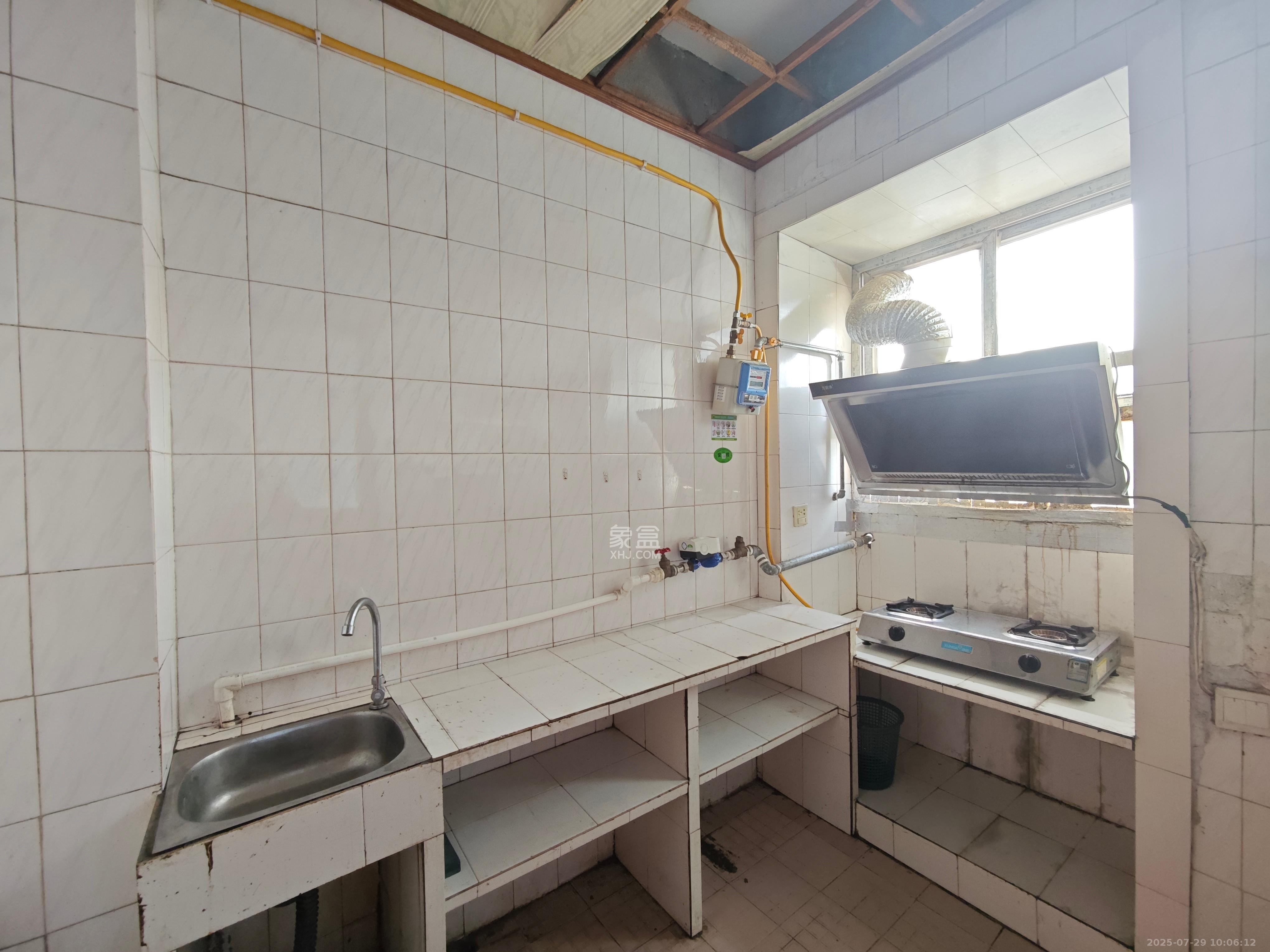 三印宿舍 2室1厅1卫 1300.0元/月 三印宿舍 2室1厅1卫 1300.0元/月室内图