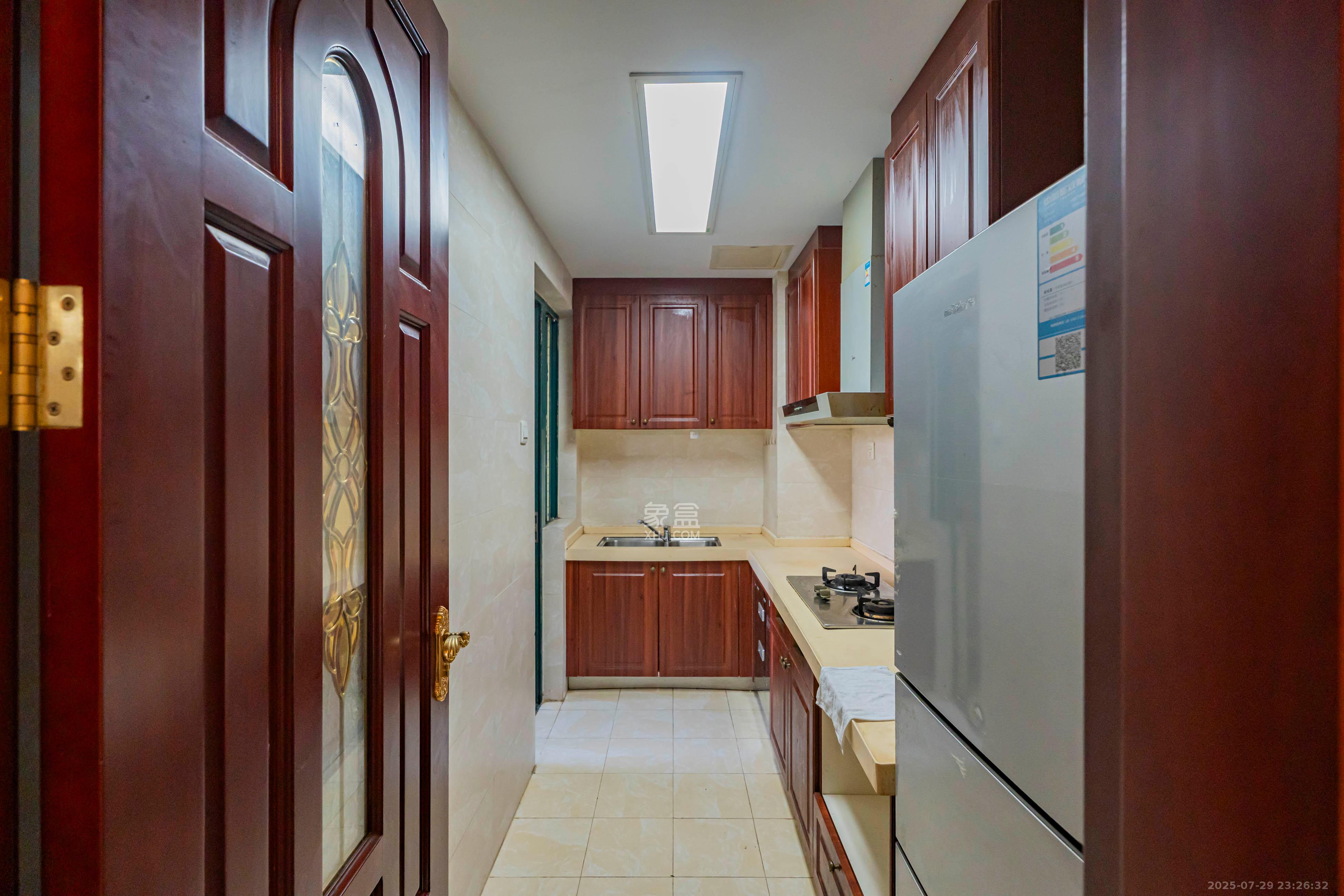 恒大雅苑  3室2厅2卫    115.0万厨房