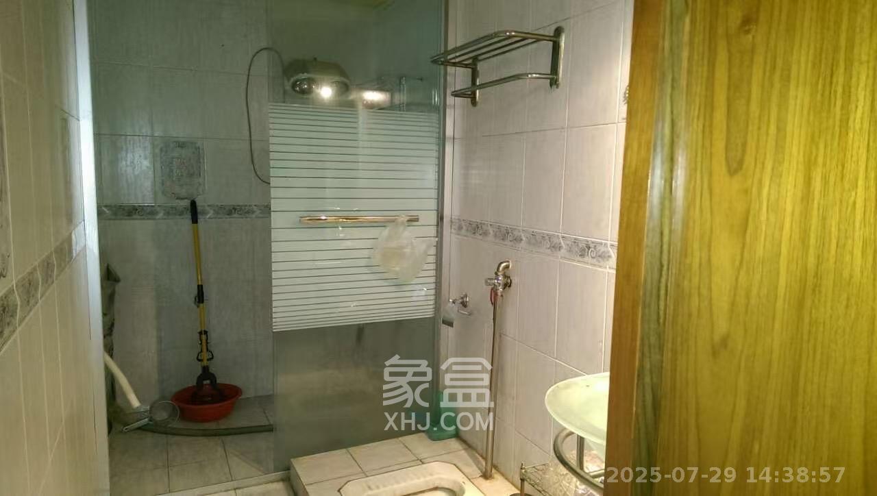 虹嘉花园(虹嘉园小区) 2室2厅1卫 1800.0元/月 虹嘉花园(虹嘉园小区) 2室2厅1卫 1800.0元/月室内图