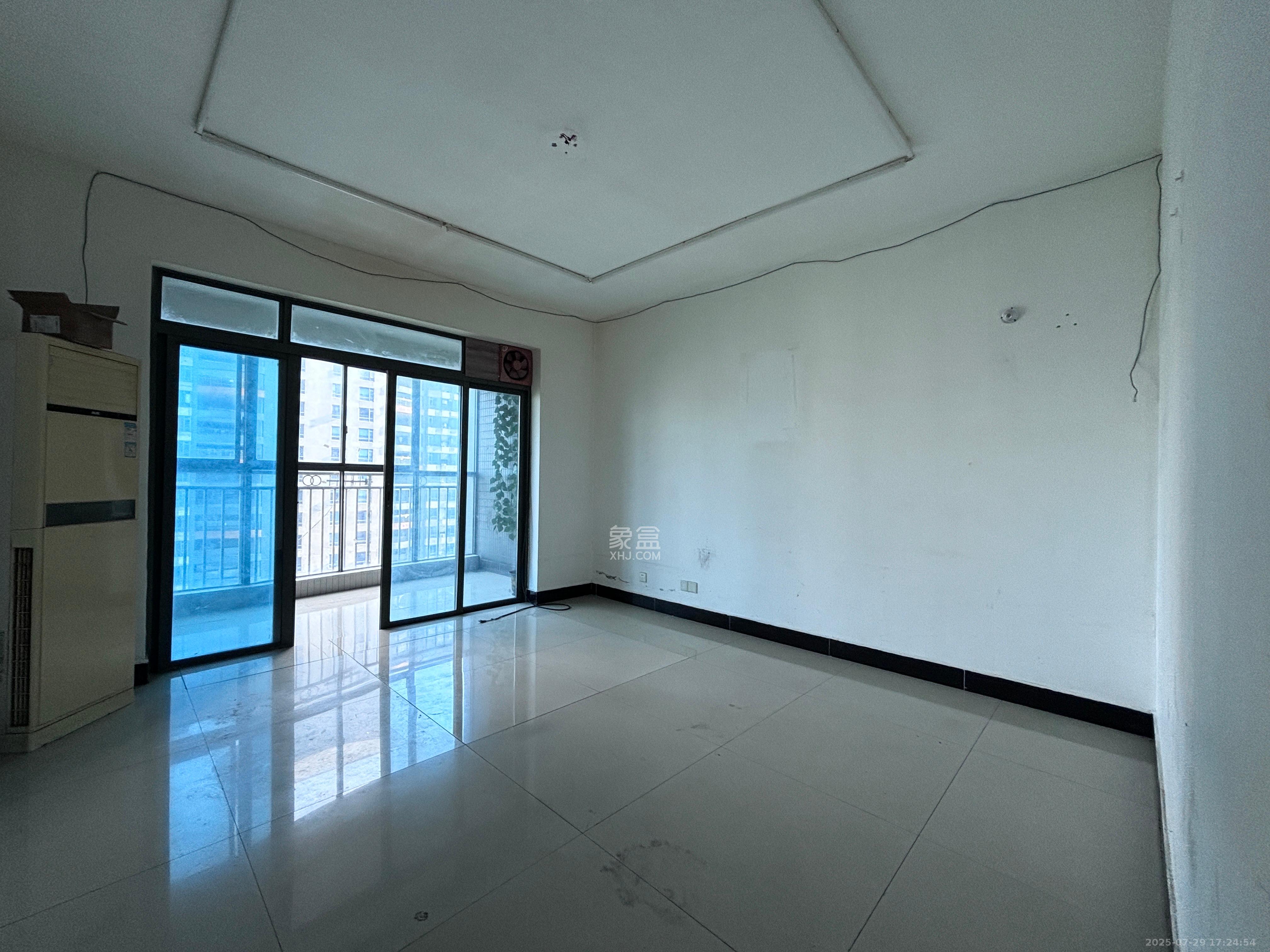 BOBO天下城(CTA财富中心) 3室2厅1卫 3000.0元/月 BOBO天下城(CTA财富中心) 3室2厅1卫 3000.0元/月室内图