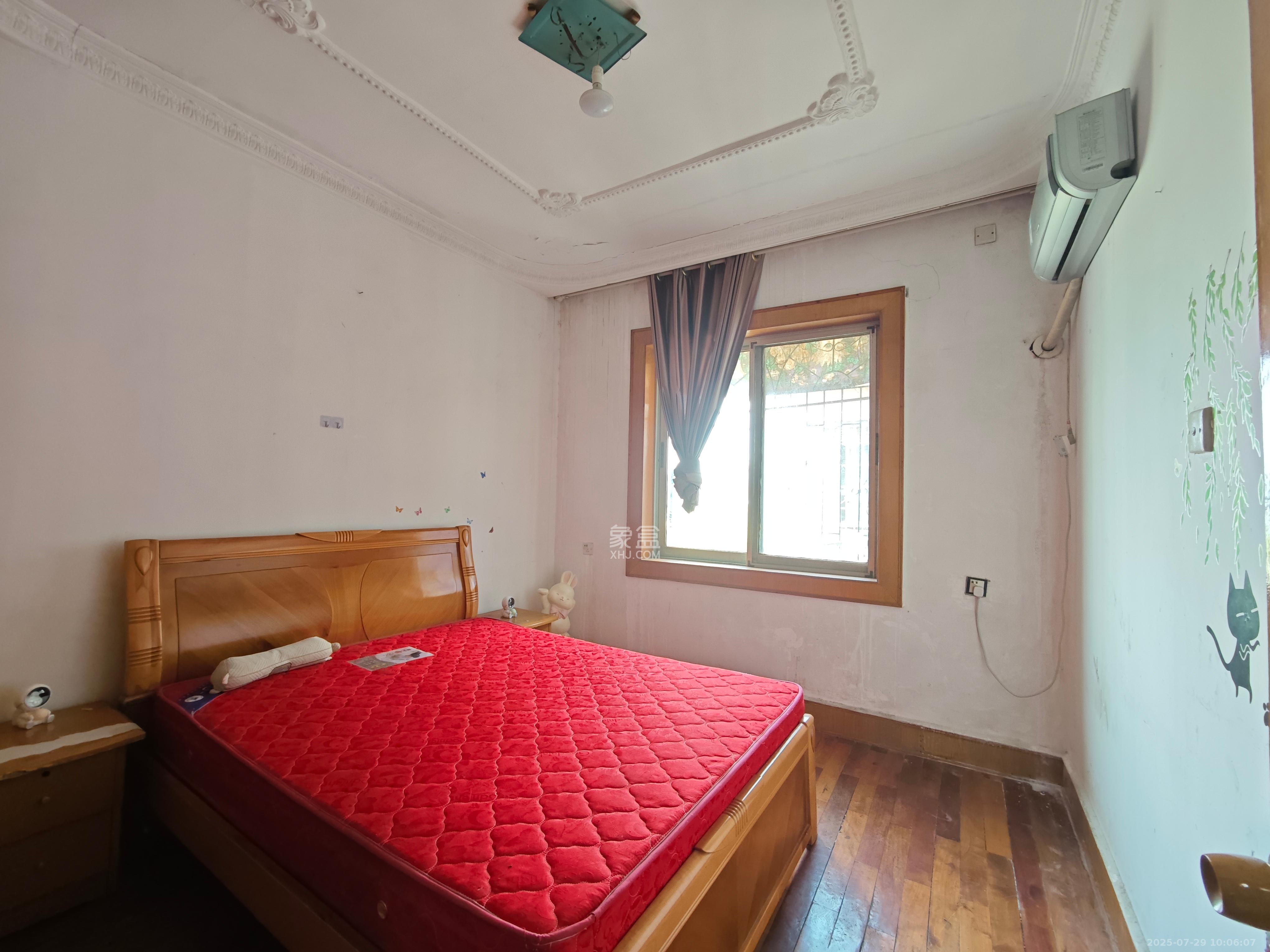 三印宿舍  2室1厅1卫    1300.0元/月室内图