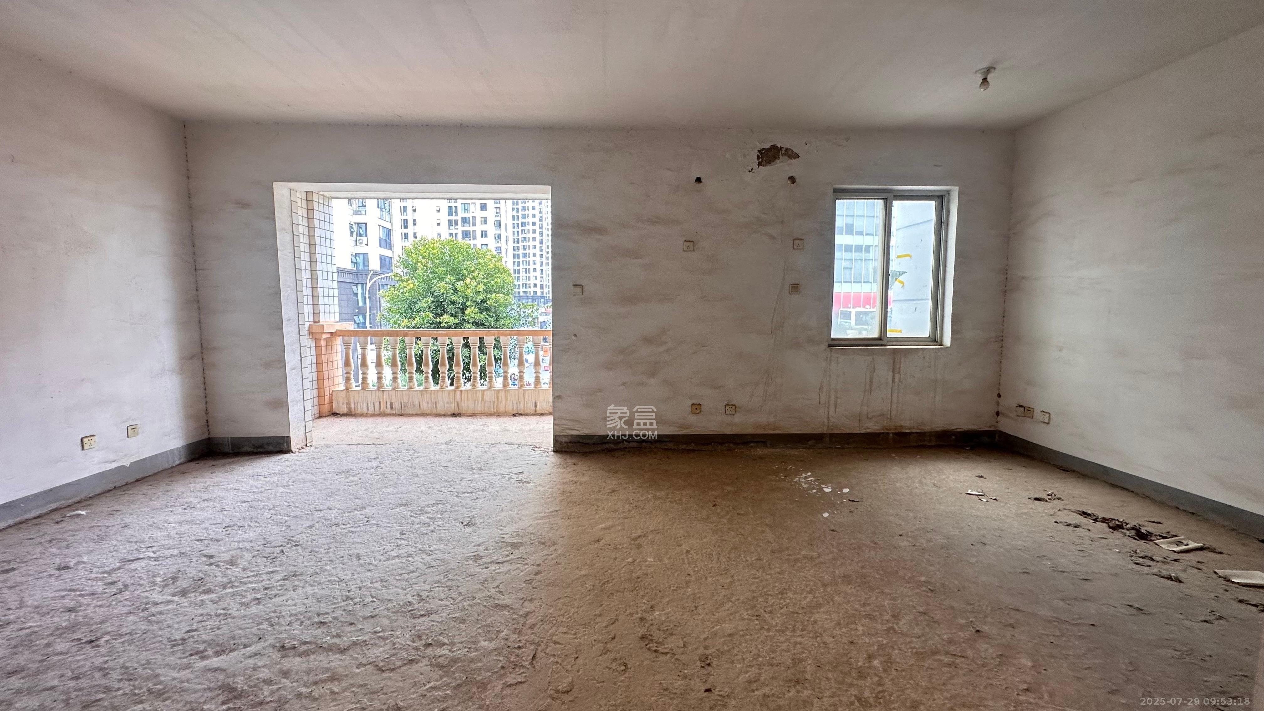 湘路家园  6室3厅4卫    2000.0元/月 湘路家园  6室3厅4卫    2000.0元/月室内图