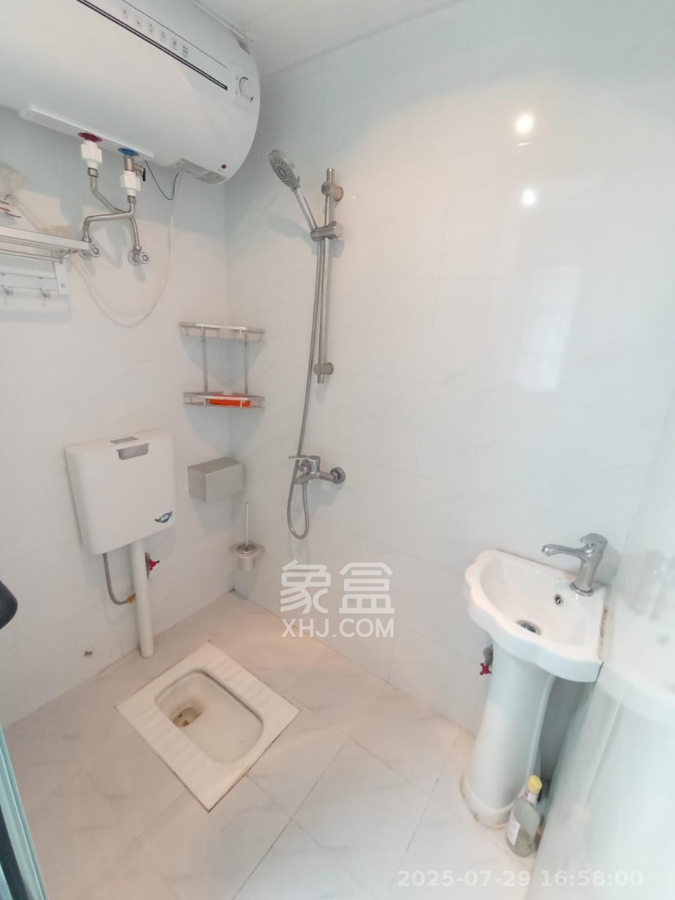 燕珑新寓  1室1厅1卫    1300.0元/月室内图