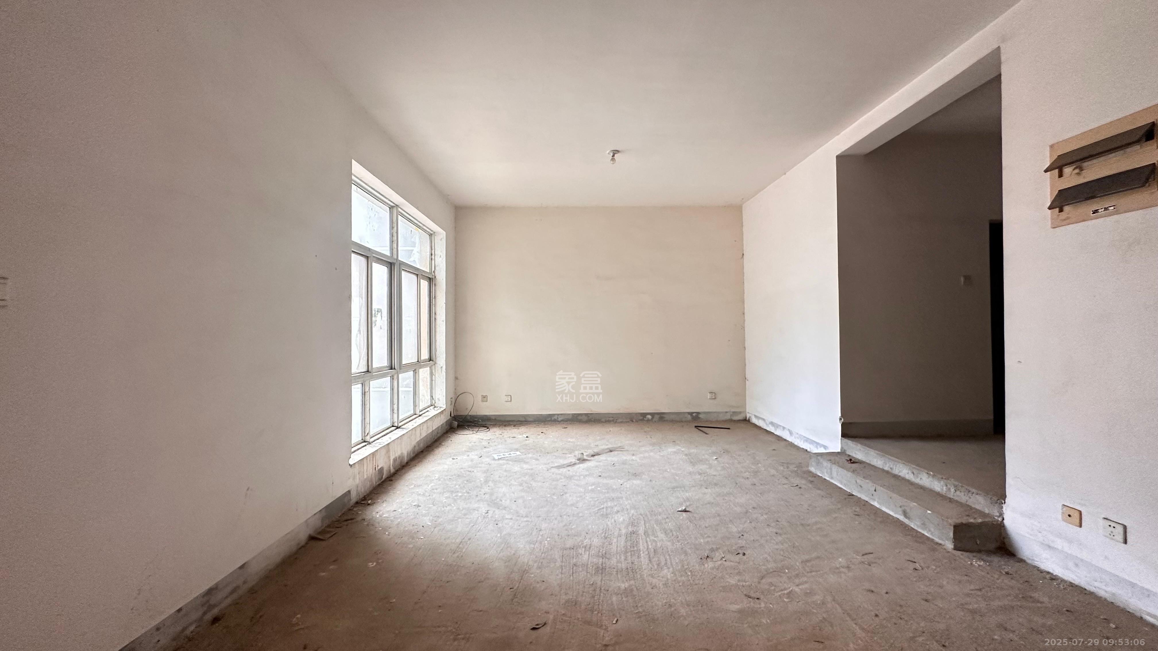 湘路家园  6室3厅4卫    2000.0元/月 湘路家园  6室3厅4卫    2000.0元/月