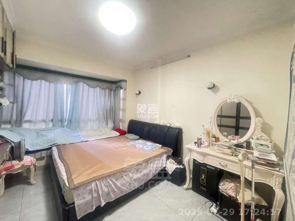 经世龙城 4室2厅2卫 2500.0元/月 经世龙城 4室2厅2卫 2500.0元/月室内图