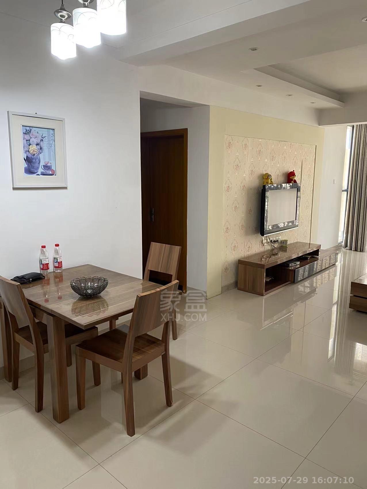 流金岁月-华晨国际  2室2厅1卫    1900.0元/月室内图