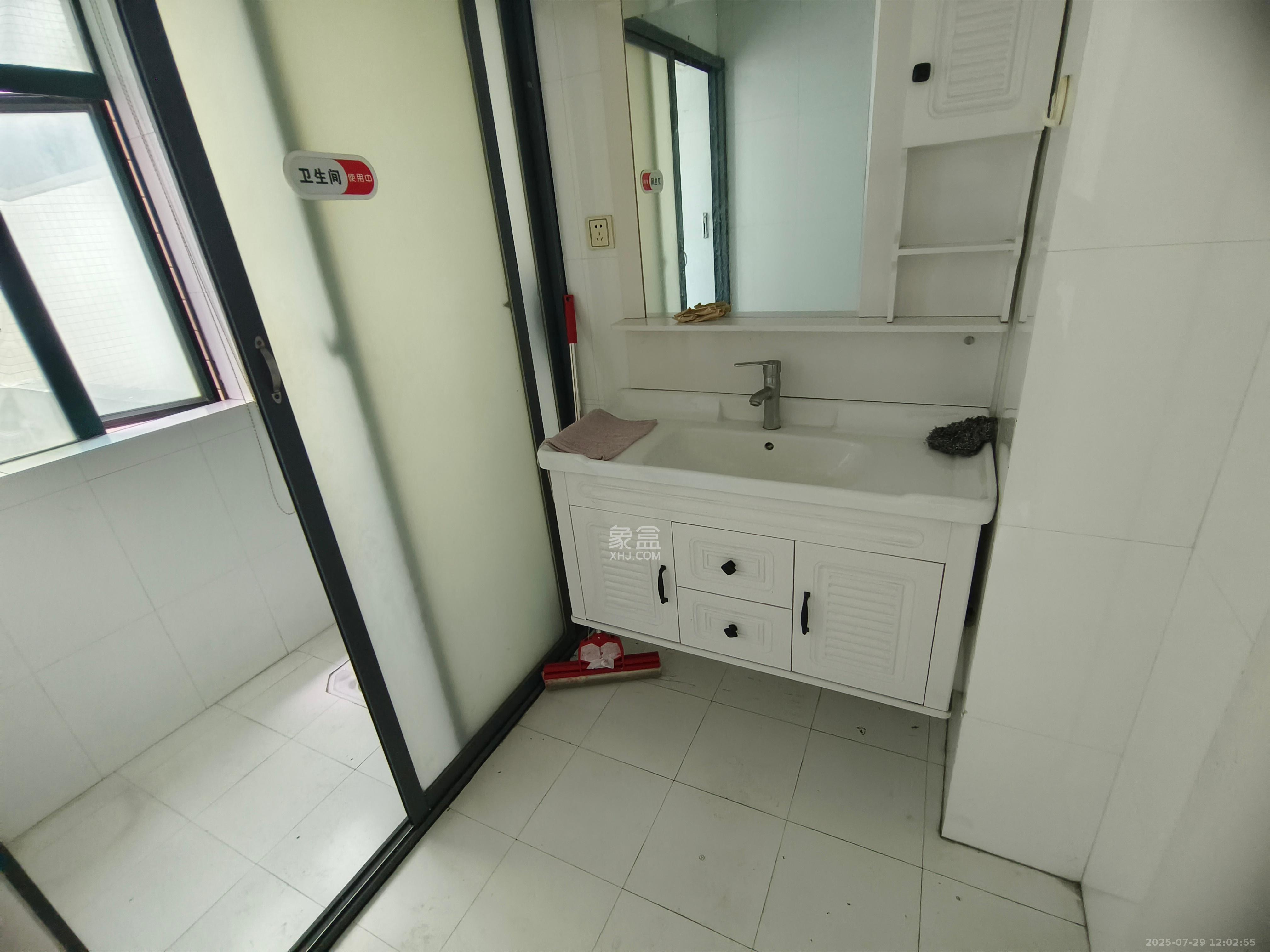 咸嘉新村嘉和苑 4室2厅2卫 3500.0元/月 咸嘉新村嘉和苑 4室2厅2卫 3500.0元/月室内图