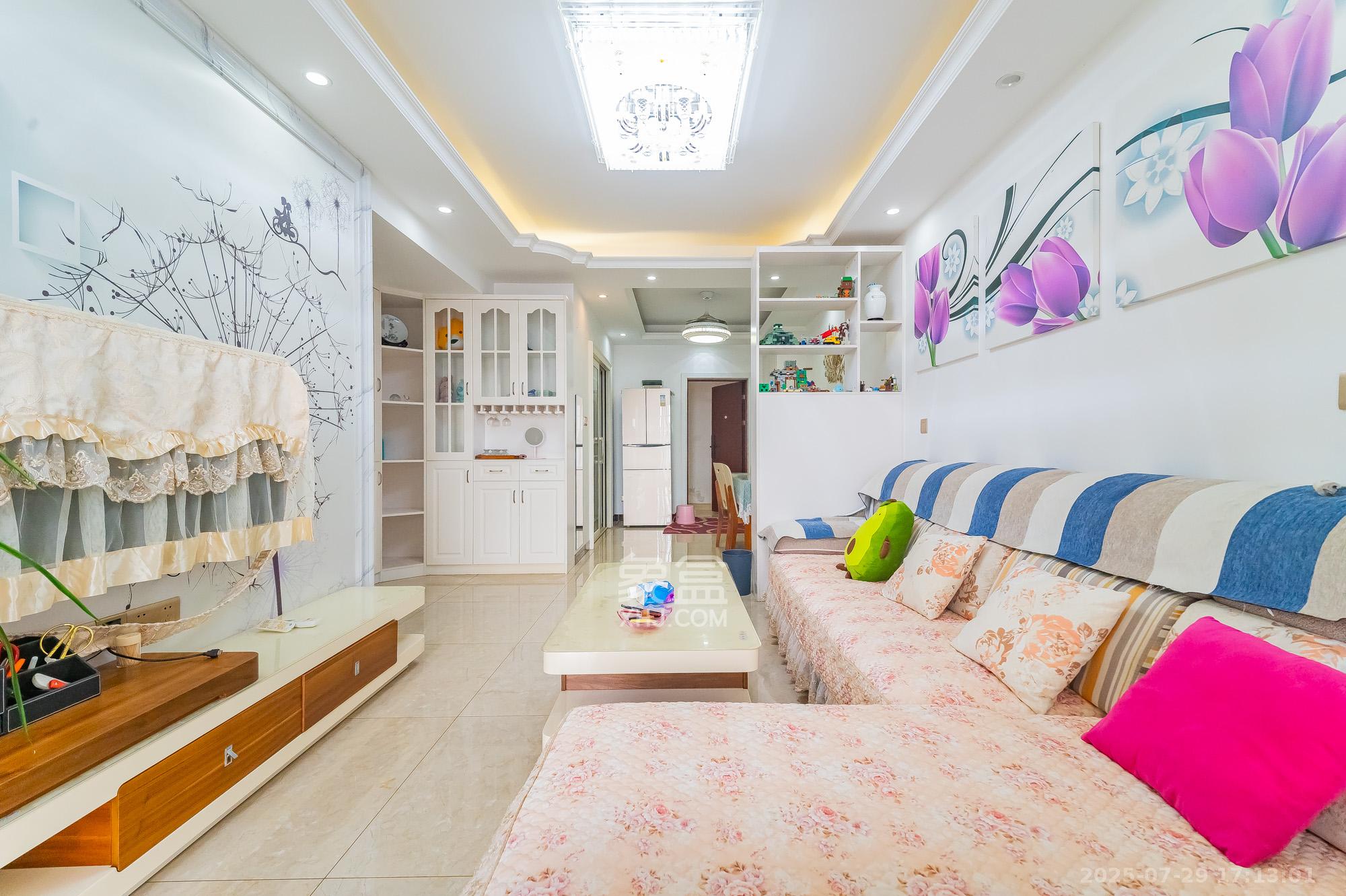 MOMA当代广场 3室2厅1卫 78.0万 MOMA当代广场 3室2厅1卫 78.0万客厅