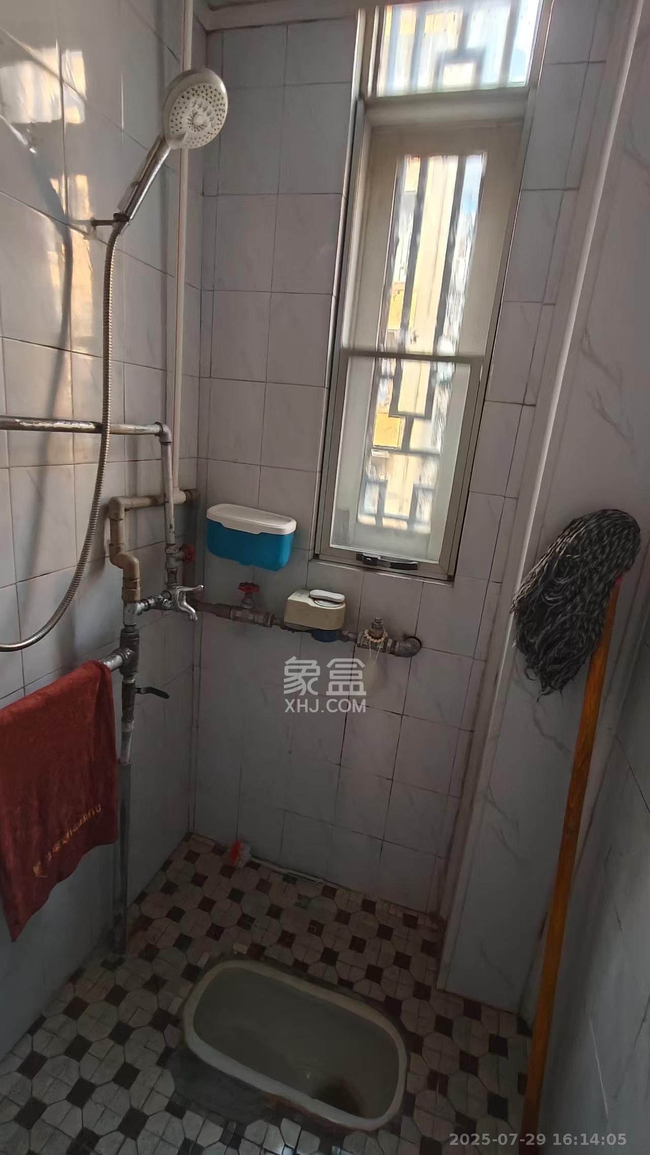 文艺路散盘  2室1厅1卫    2200.0元/月室内图