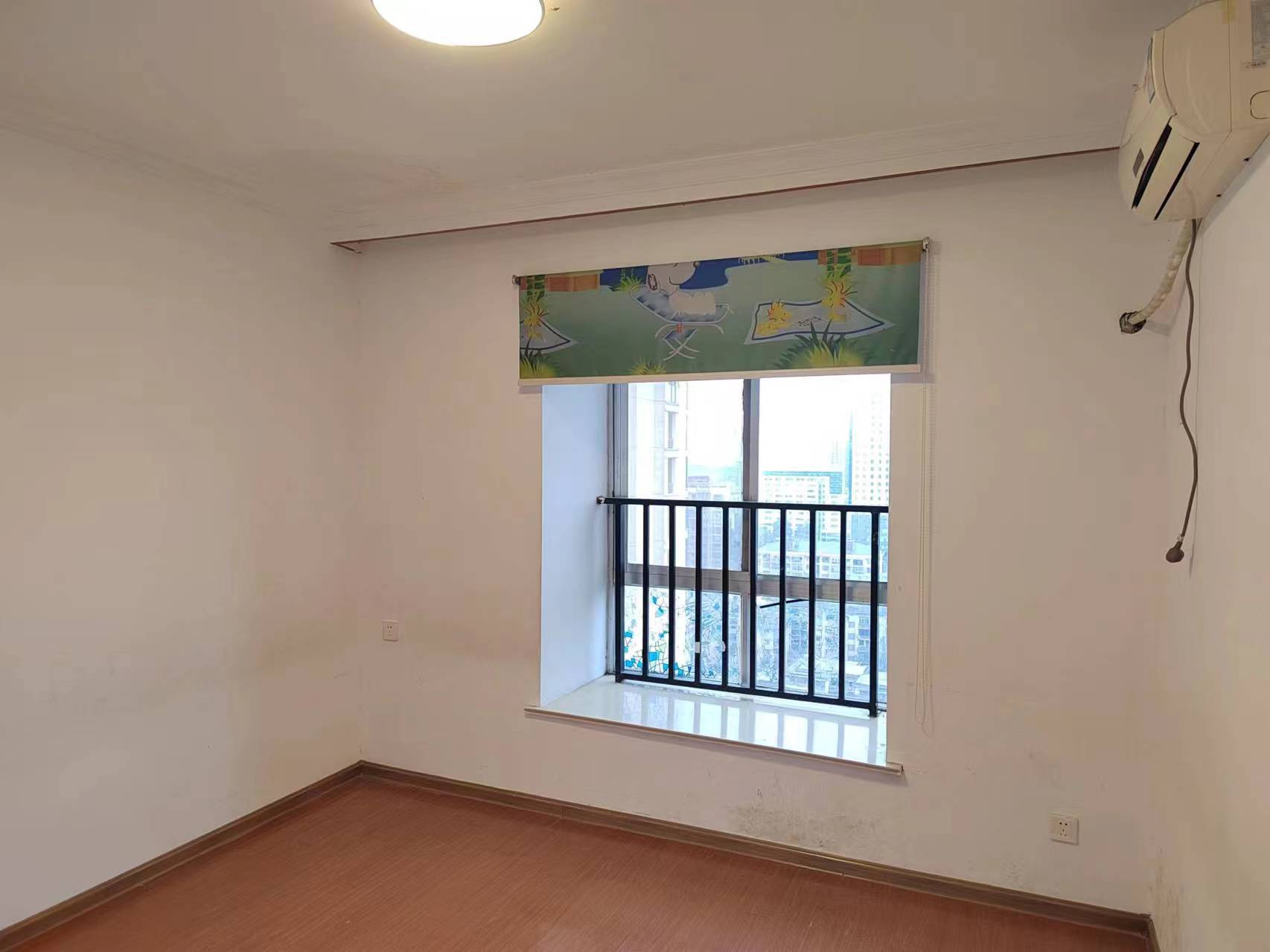 银色现代城 3室2厅2卫 1600.0元/月 银色现代城 3室2厅2卫 1600.0元/月室内图