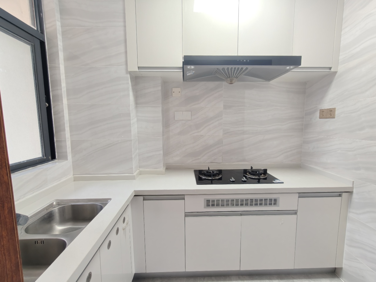 中新花园(南海大道) 2室2厅1卫 2500.0元/月 中新花园(南海大道) 2室2厅1卫 2500.0元/月室内图