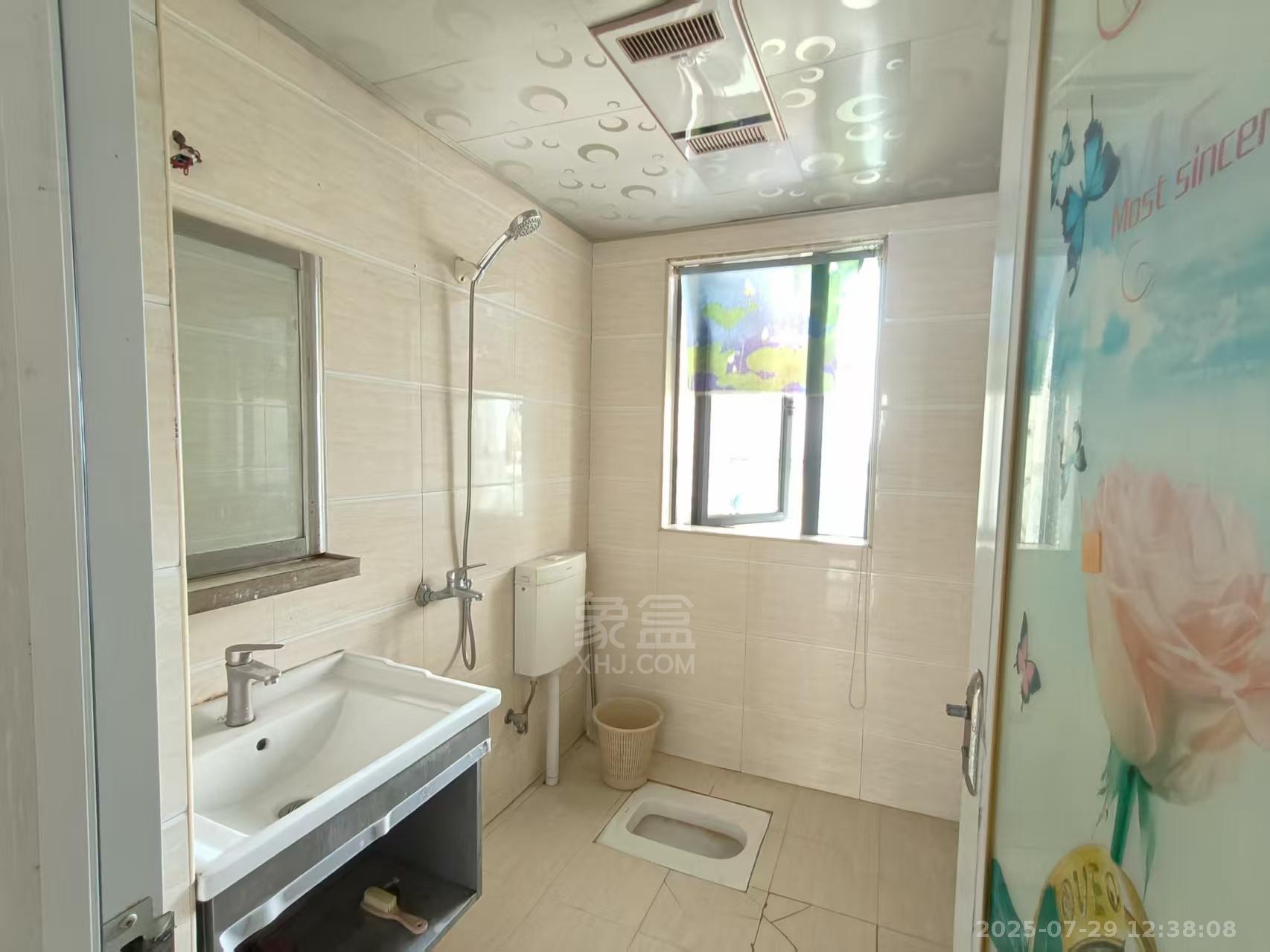 华晨御园 3室2厅2卫 2000.0元/月 华晨御园 3室2厅2卫 2000.0元/月室内图