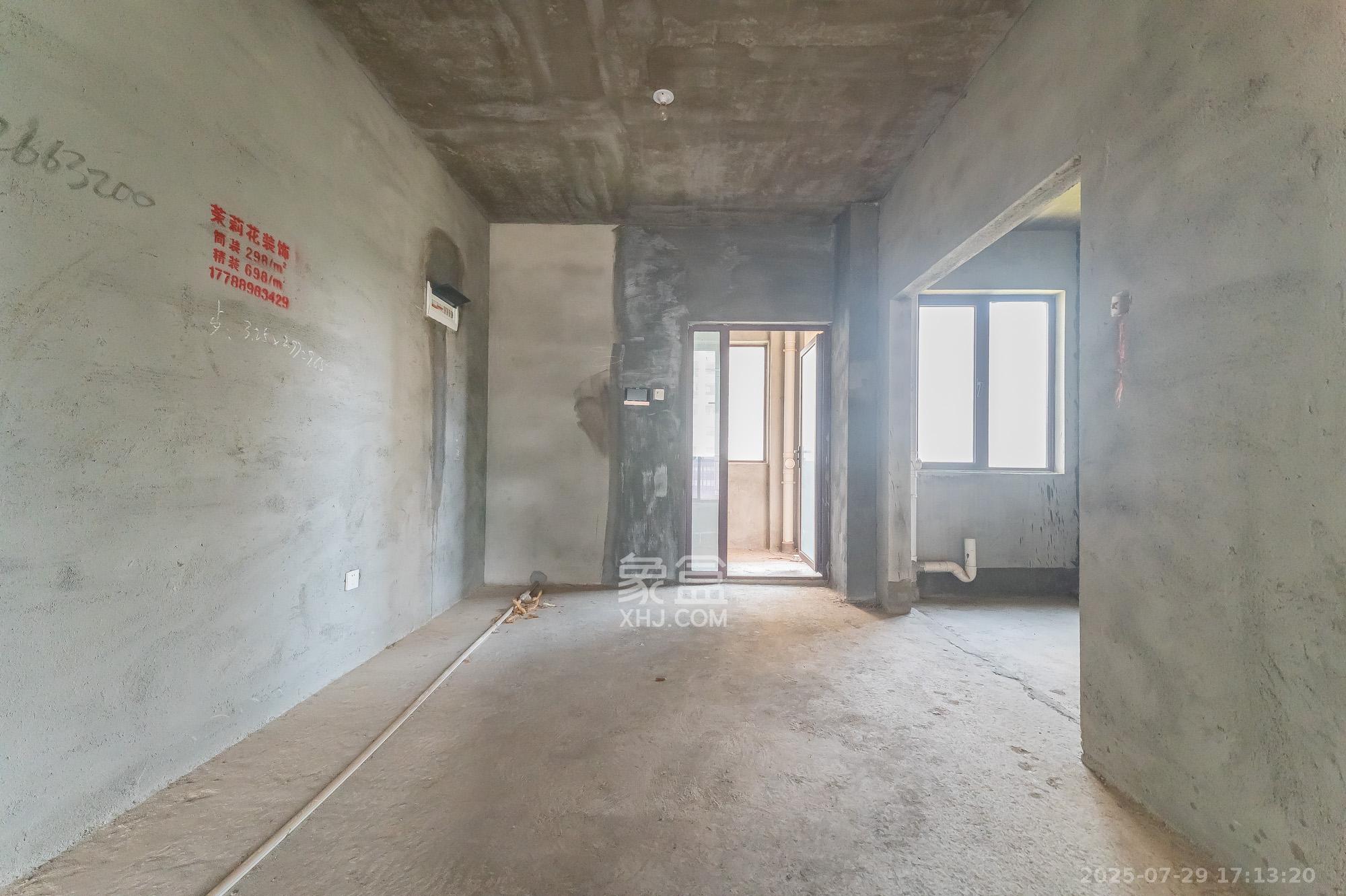 艺源颂雅小区(719街区)  4室2厅2卫    90.0万 艺源颂雅小区(719街区)  4室2厅2卫    90.0万客厅