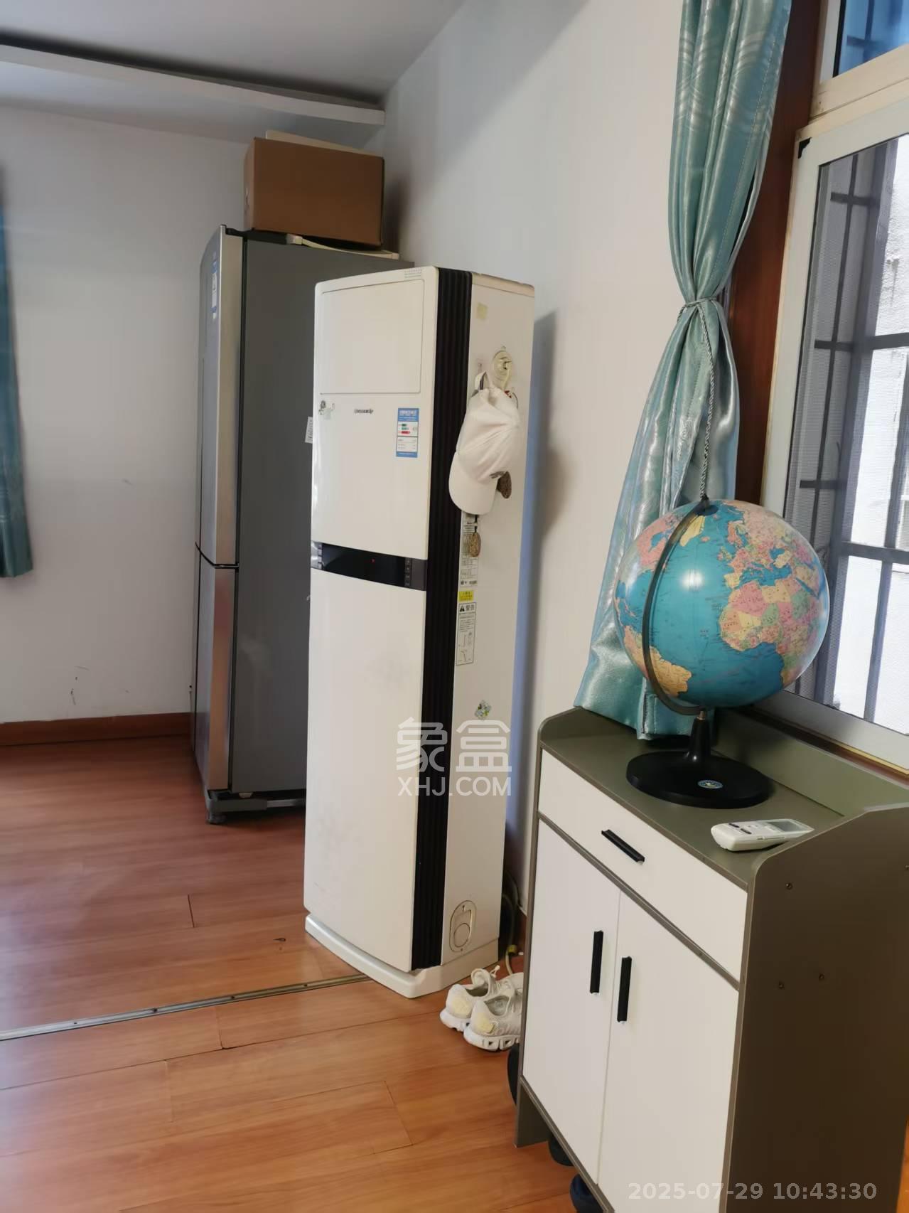 韭菜园商住楼  3室1厅1卫    3000.0元/月室内图