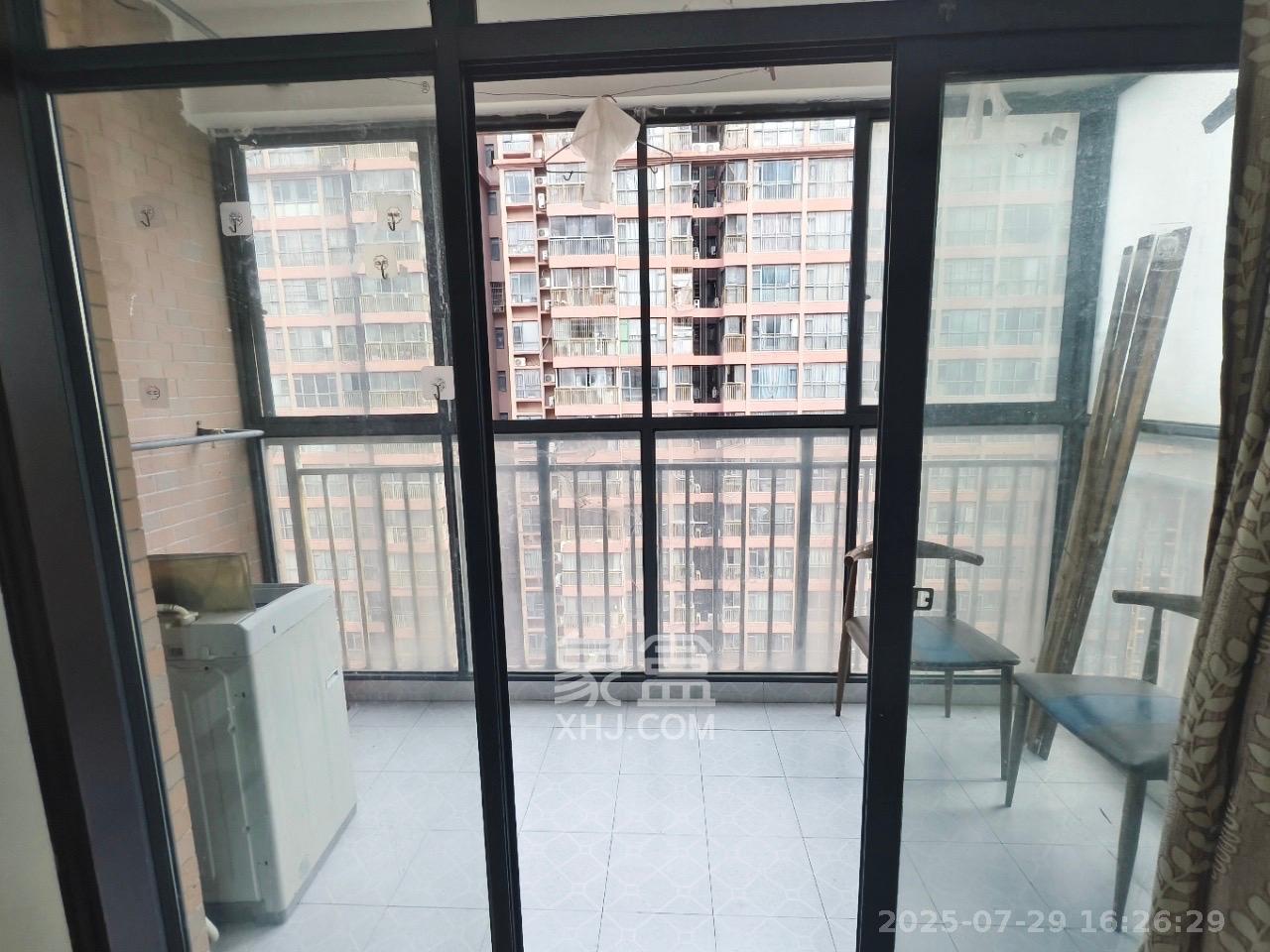 金领家族  2室1厅2卫    2300.0元/月室内图