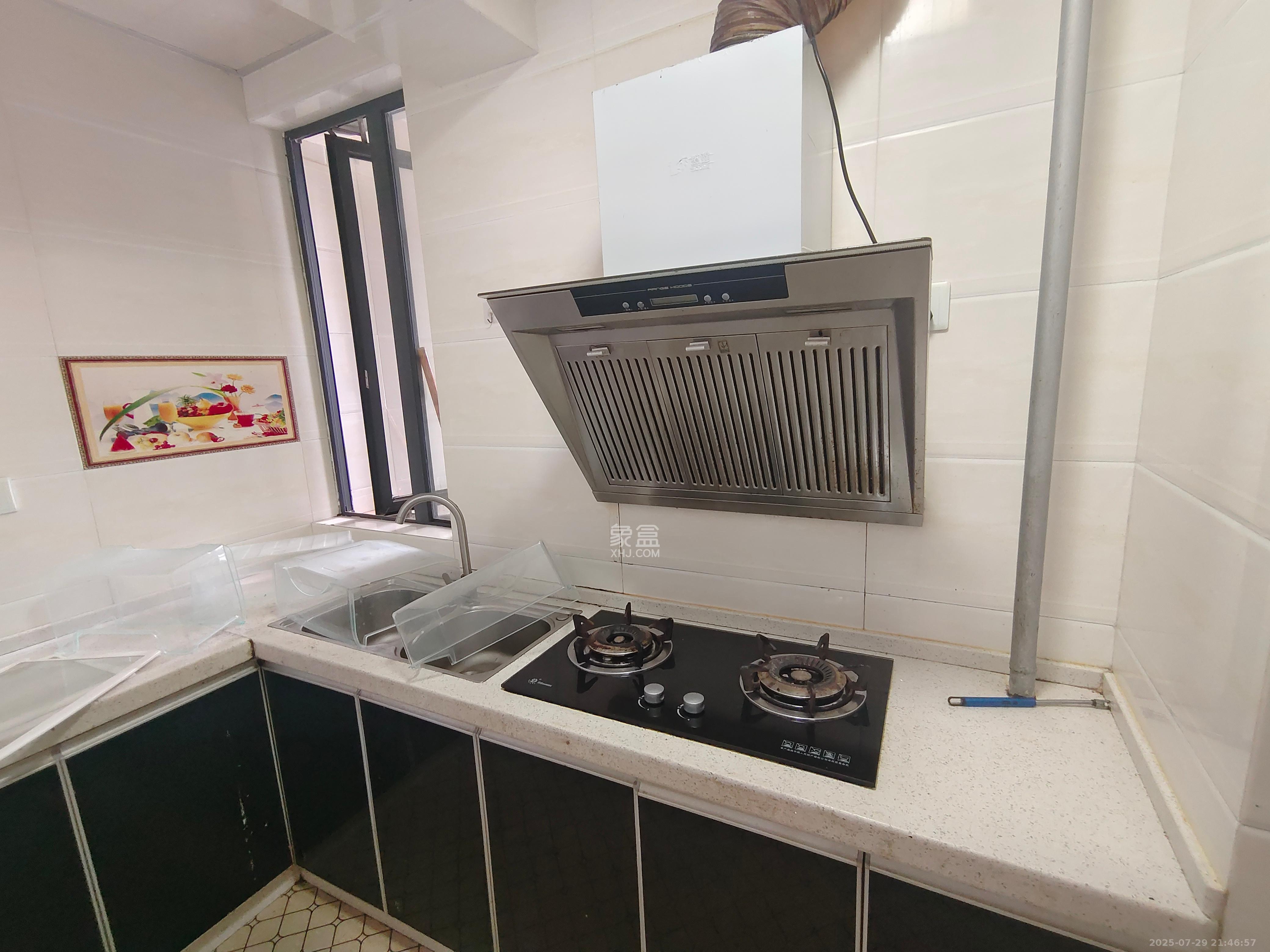 极目楚天 2室2厅1卫 2500.0元/月 极目楚天 2室2厅1卫 2500.0元/月室内图