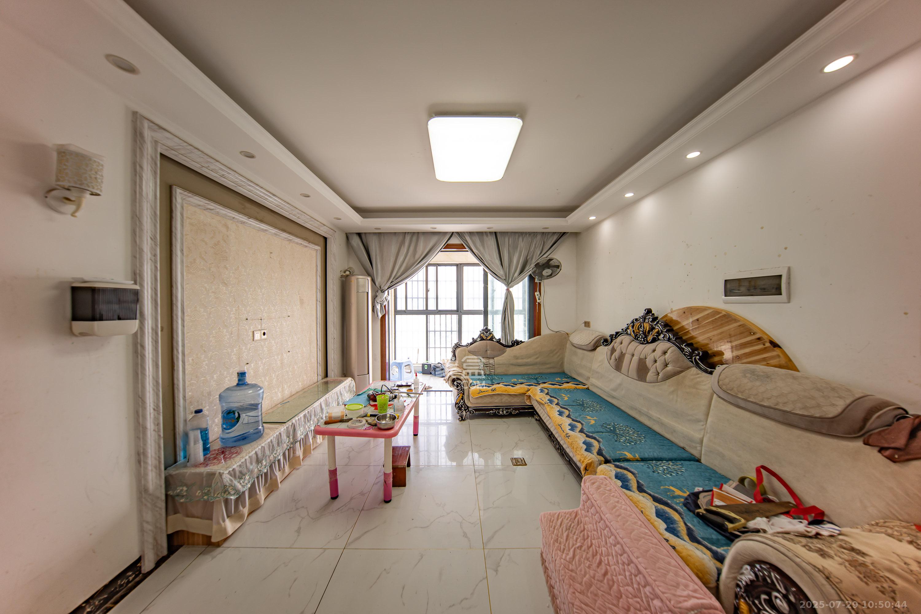 九龙领仕汇 3室1厅1卫 2200.0元/月 九龙领仕汇 3室1厅1卫 2200.0元/月室内图