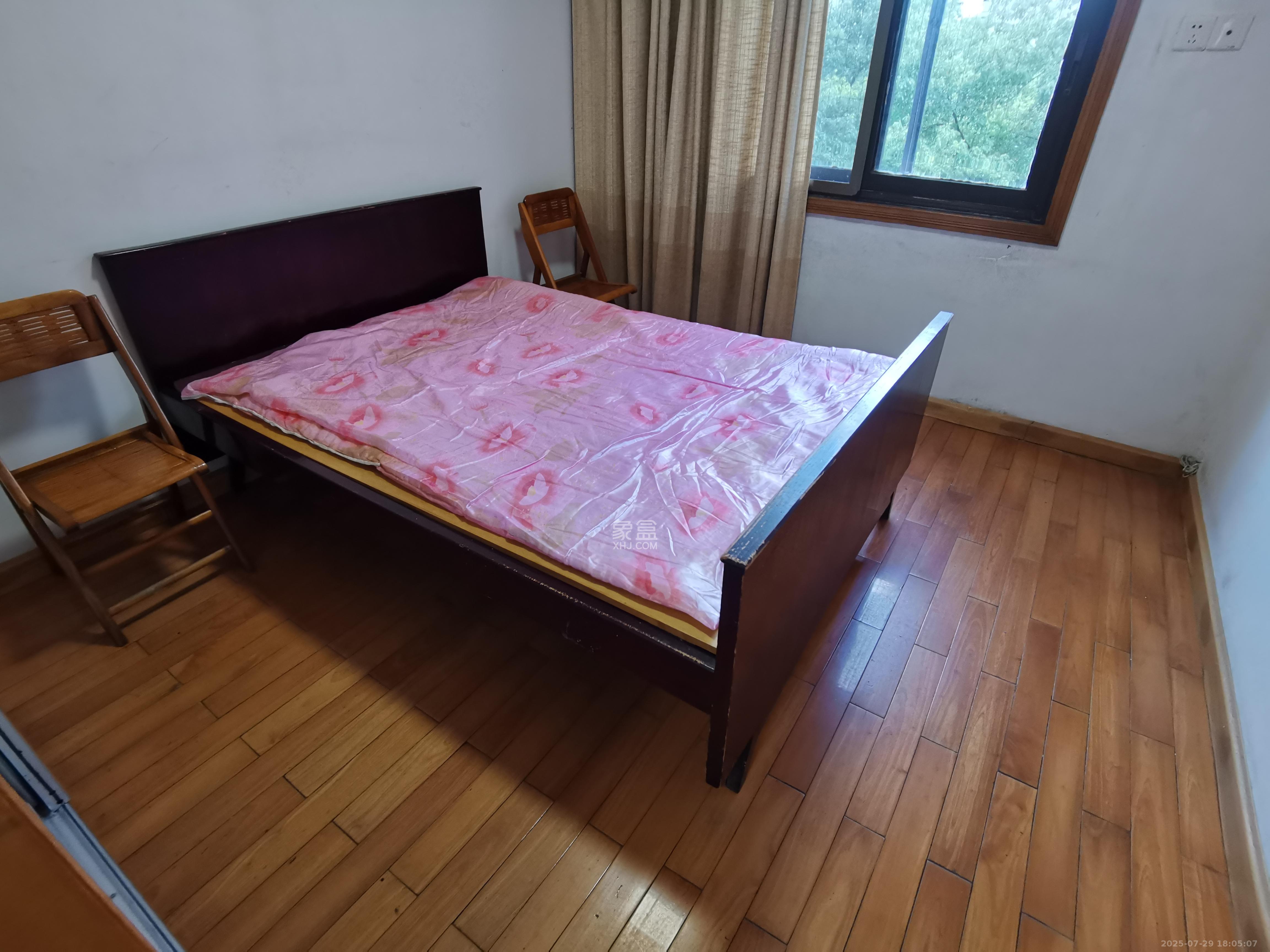 长邮一村(邮电宿舍)  2室2厅1卫    1600.0元/月 长邮一村(邮电宿舍)  2室2厅1卫    1600.0元/月室内图