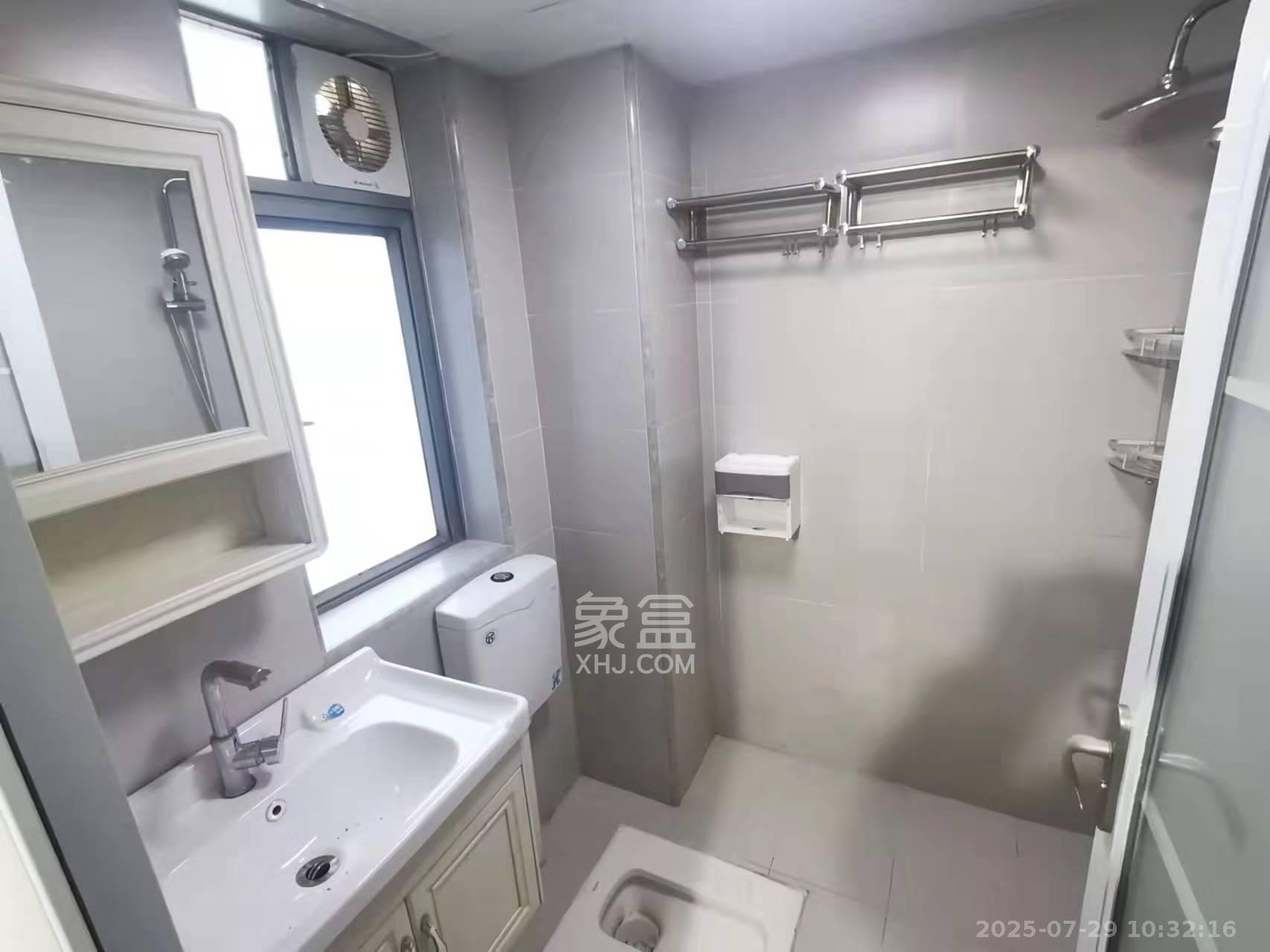 长沙市自来水公司住宅小区(白沙路119号) 2室1厅1卫 2200.0元/月 长沙市自来水公司住宅小区(白沙路119号) 2室1厅1卫 2200.0元/月室内图