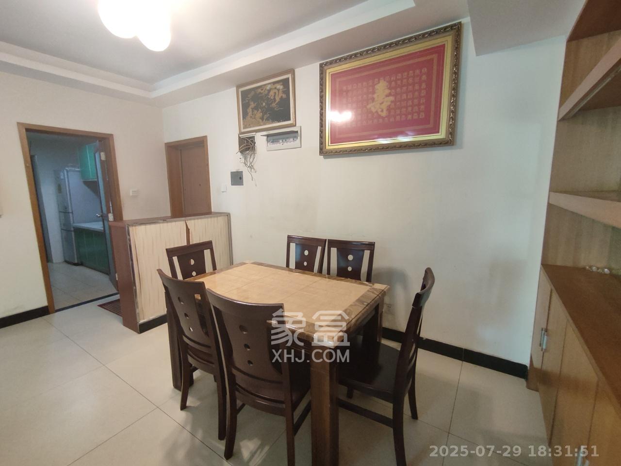 新城新世界一二三期 3室2厅2卫 2600.0元/月 新城新世界一二三期 3室2厅2卫 2600.0元/月室内图