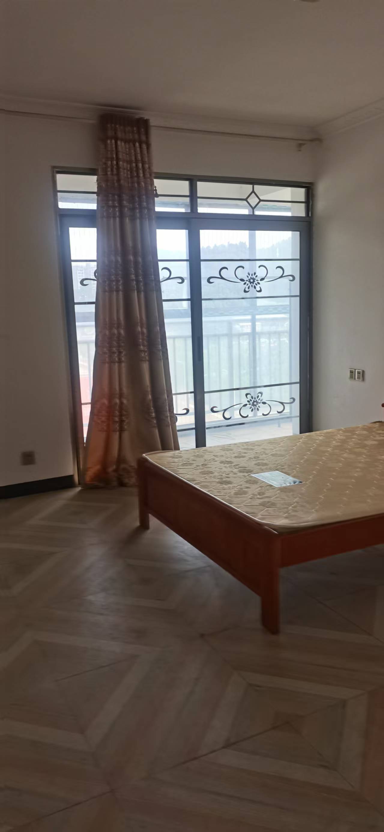 回龙湾主人家园  4室2厅4卫    1500.0元/月室内图